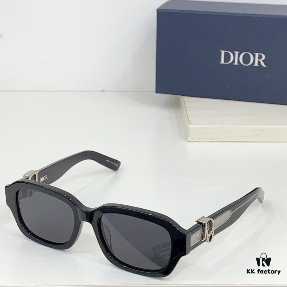110 DIOR Model: DiorOblique S2I Size: 52□20-145 Sunglasses