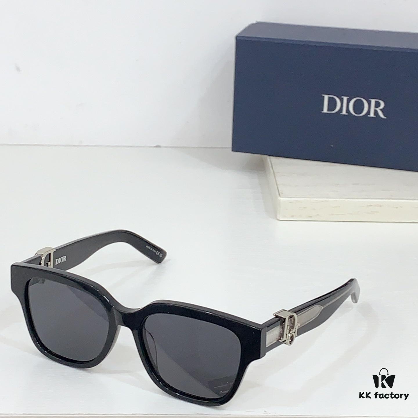 110 DIO* MODEL: DiorOblique S1F SIZE: 53□19-145 Sunglasses
