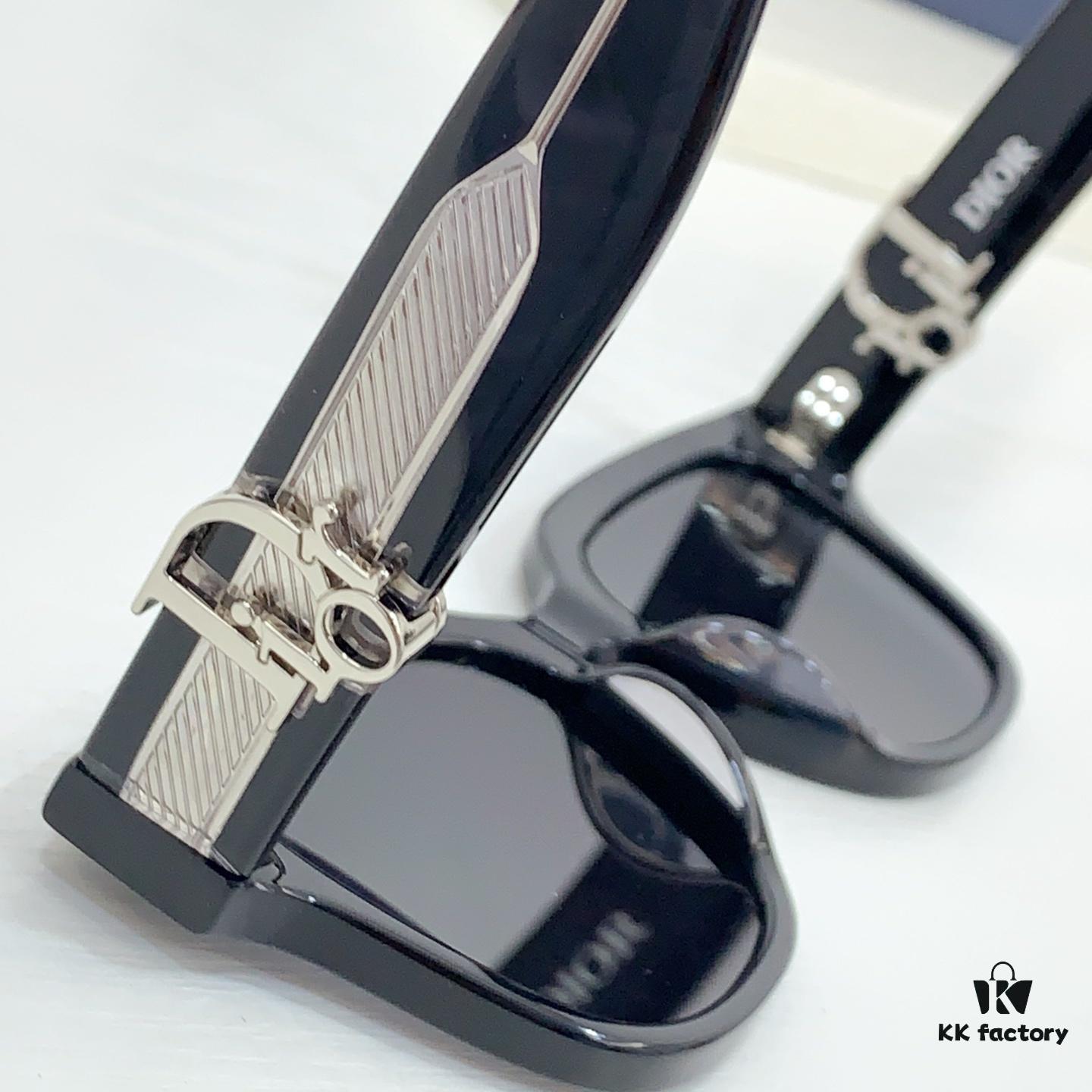 110 DIO* MODEL: DiorOblique S1F SIZE: 53□19-145 Sunglasses