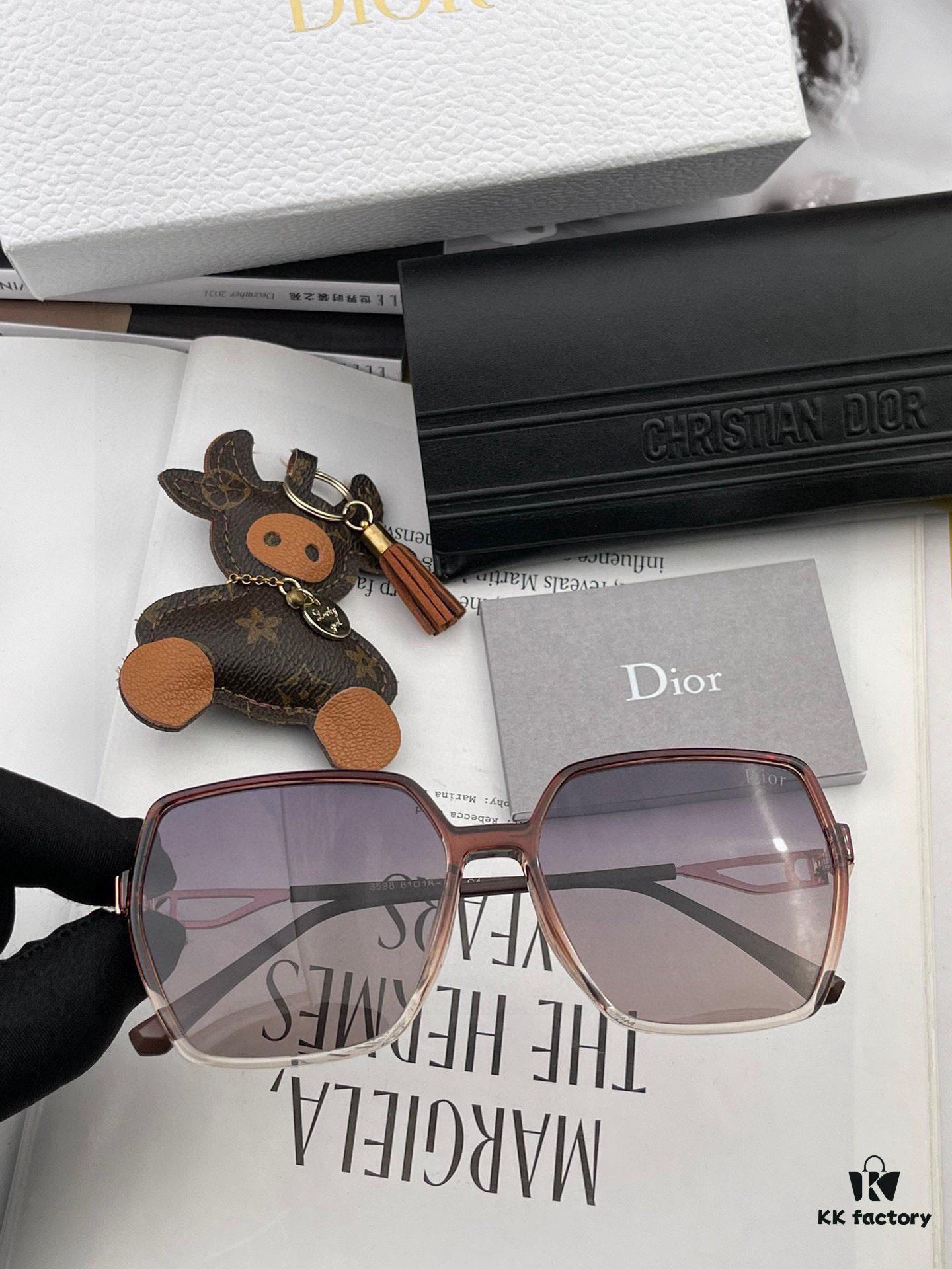 DIOR 2025 Spring New Arrival Trendy Fashion Square Polarized Sunglasses High-Quality Comfortable Wear Influencer Style Women's HD Polarized Sunglasses with Premium TR Frame Model: CD8359