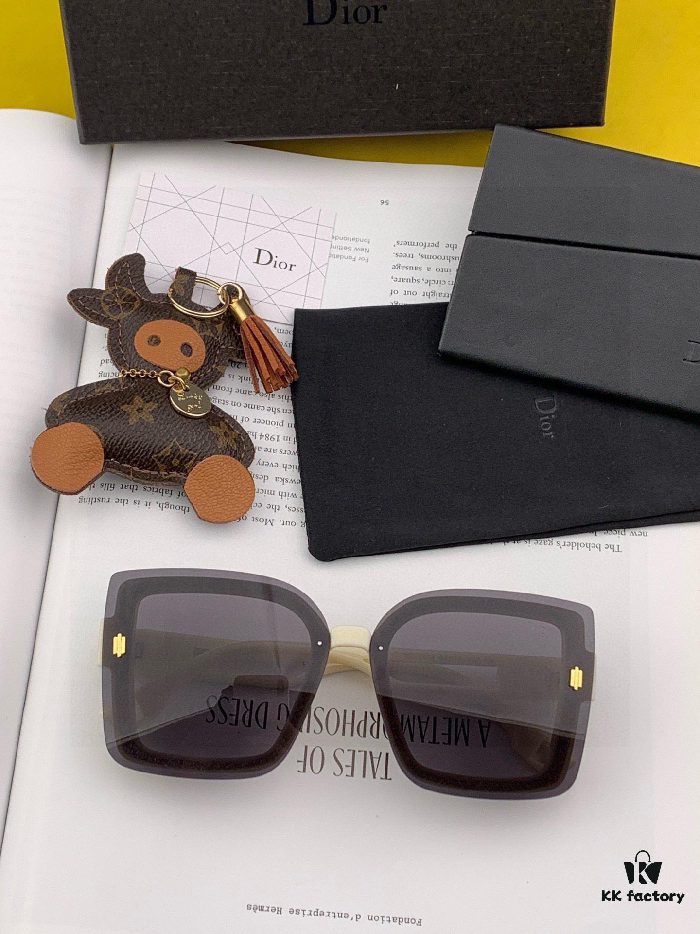 DIOR 2025 Spring New Arrival Square Sunglasses, Favored by Influencers for Their Stunning Look and Chic Metal Finish