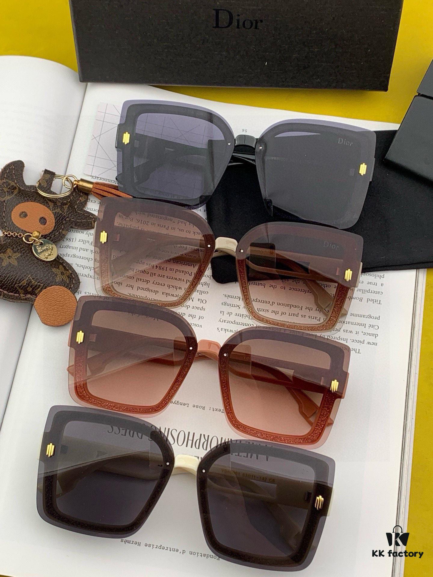 DIOR 2025 Spring New Arrival Square Sunglasses, Favored by Influencers for Their Stunning Look and Chic Metal Finish