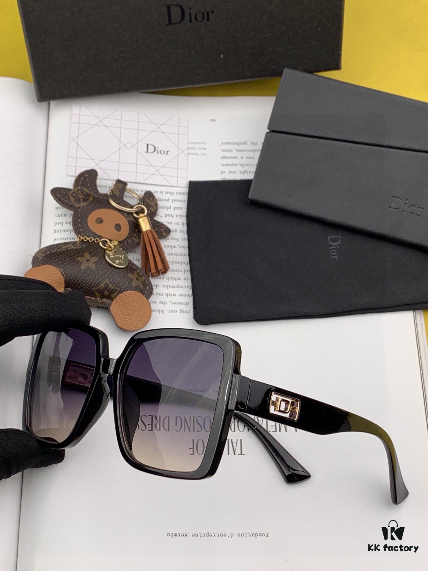 DIOR 2025 Spring New Arrival Square Sunglasses, Favored by Influencers for Their Stunning Look – Playful, Sweet, and Premium Metal Frame