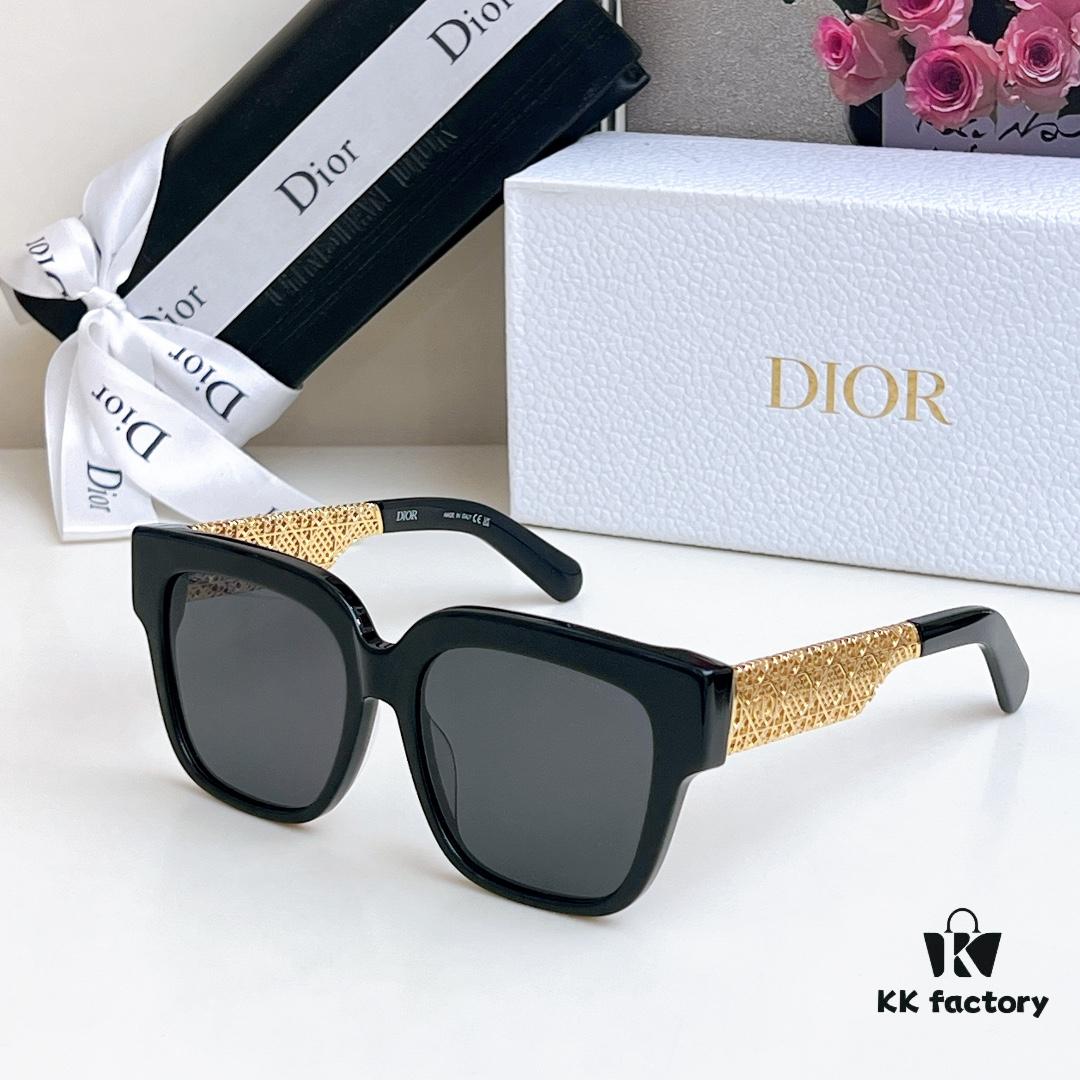 140 DIO* Official New Arrival ~ DioRésille Series Acetate Butterfly Frame with Golden Metal Temples Featuring Contrasting Cannage Pattern and CD Logo