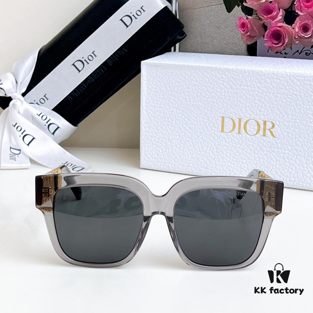 140 DIO* Official New Arrival ~ DioRésille Series Acetate Butterfly Frame with Golden Metal Temples Featuring Contrasting Cannage Pattern and CD Logo