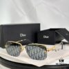 DIO* MODEL: DIORS4U SIZE: 58 □ 13-140 Sunglasses