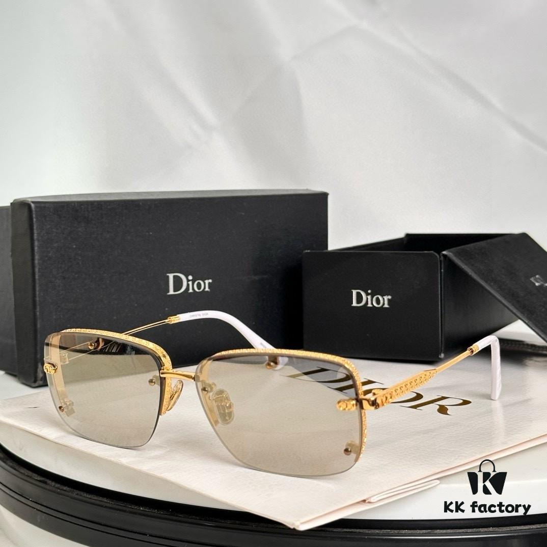DIO* MODEL: DIORS4U SIZE: 58 □ 13-140 Sunglasses