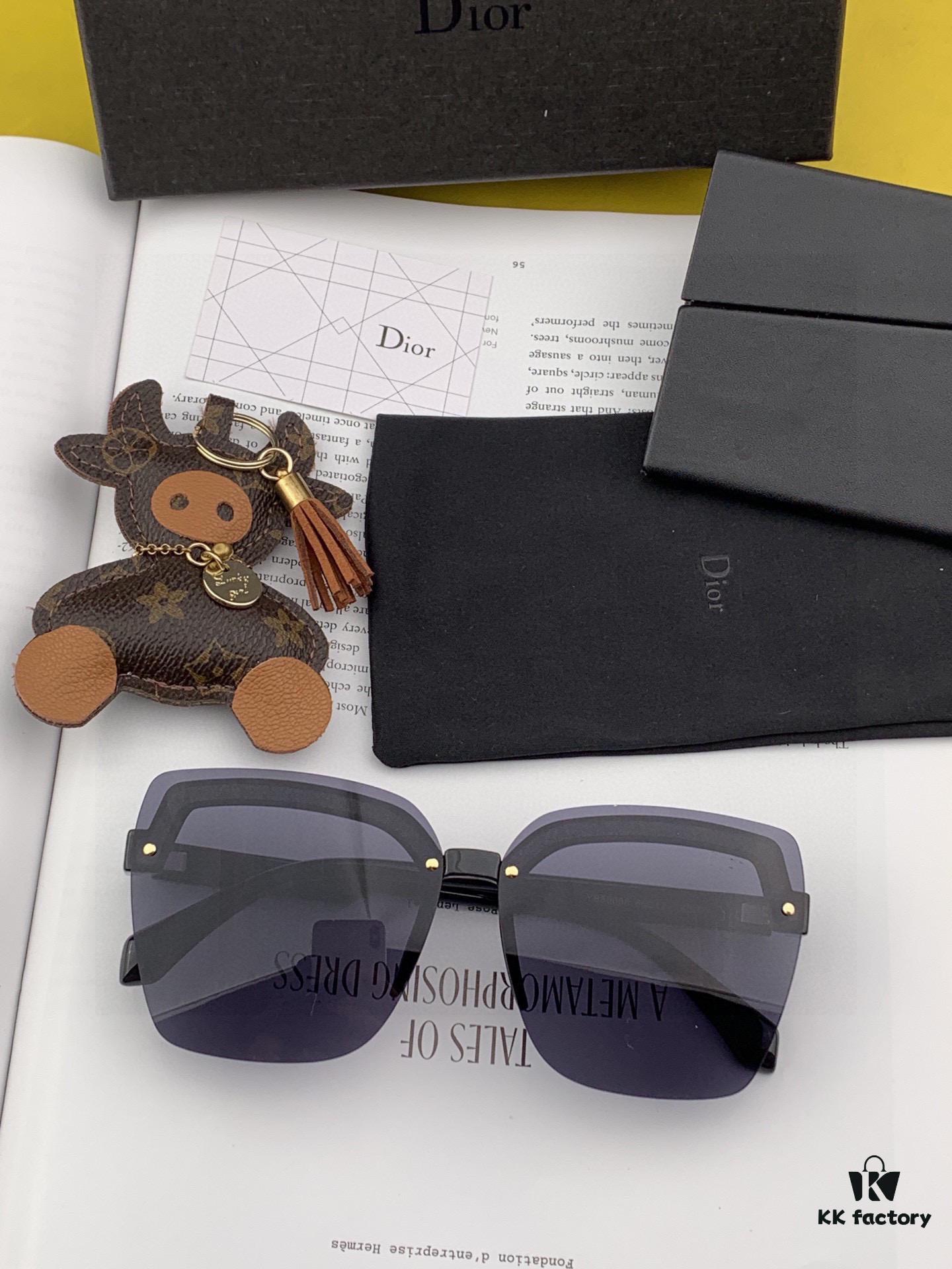 DIOR 2025 Spring New Arrival Square Sunglasses, Favored by Influencers for Full Charm – Playful and Sweet with Enhanced Facial Fit, Premium Metal Finish