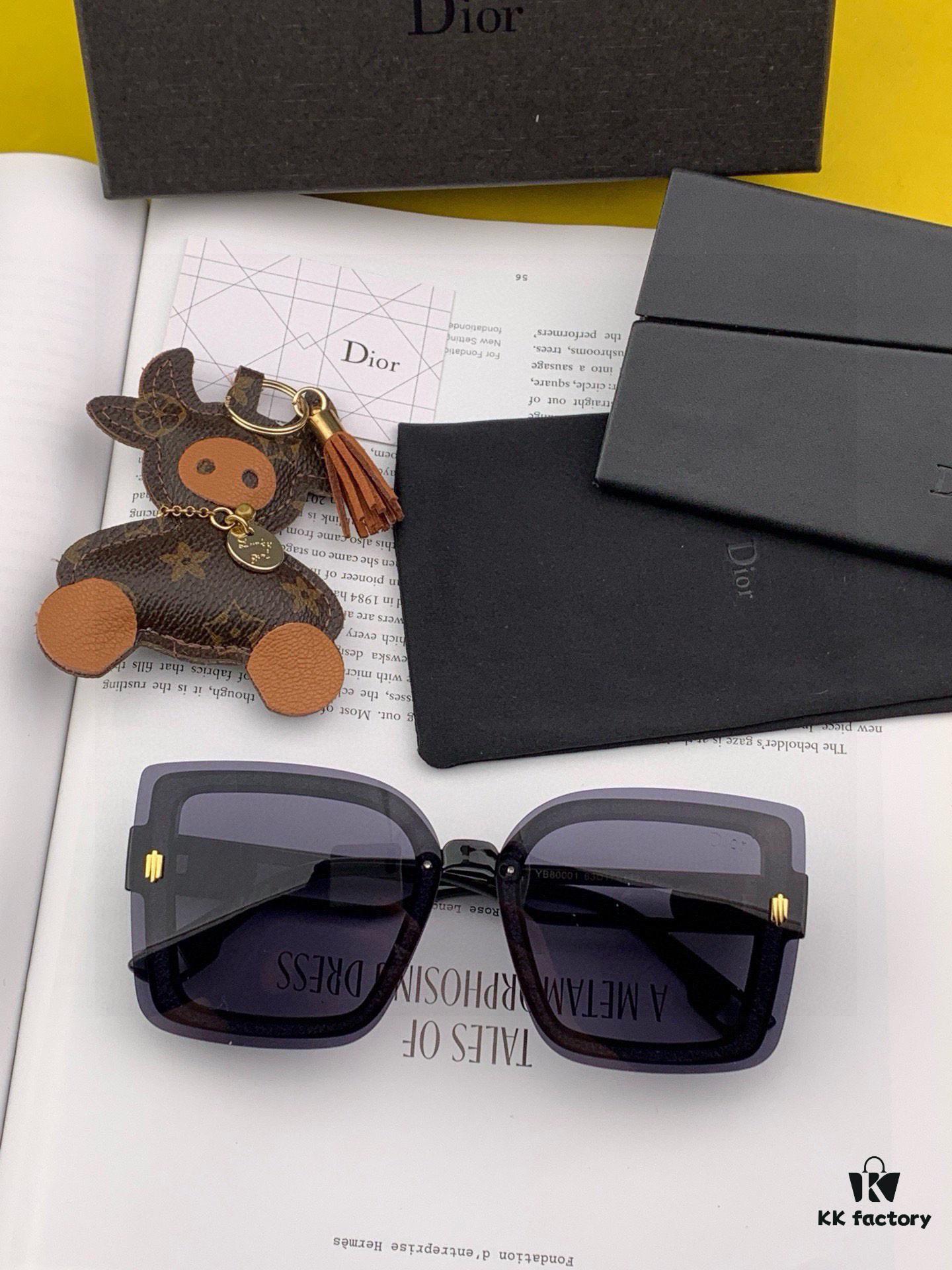 DIOR 2025 Spring New Arrival Square Sunglasses, Favored by Influencers for Their Stunning Look and Chic Metal Finish