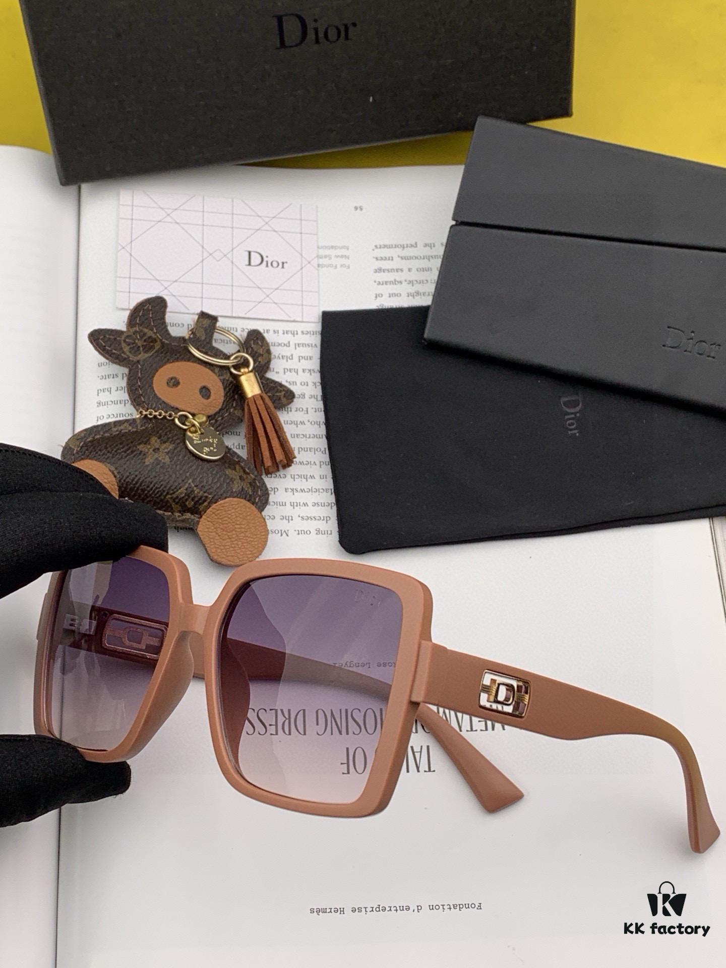 DIOR 2025 Spring New Arrival Square Sunglasses, Favored by Influencers for Their Stunning Look – Playful, Sweet, and Enhanced Facial Fit with Premium Metal Finish