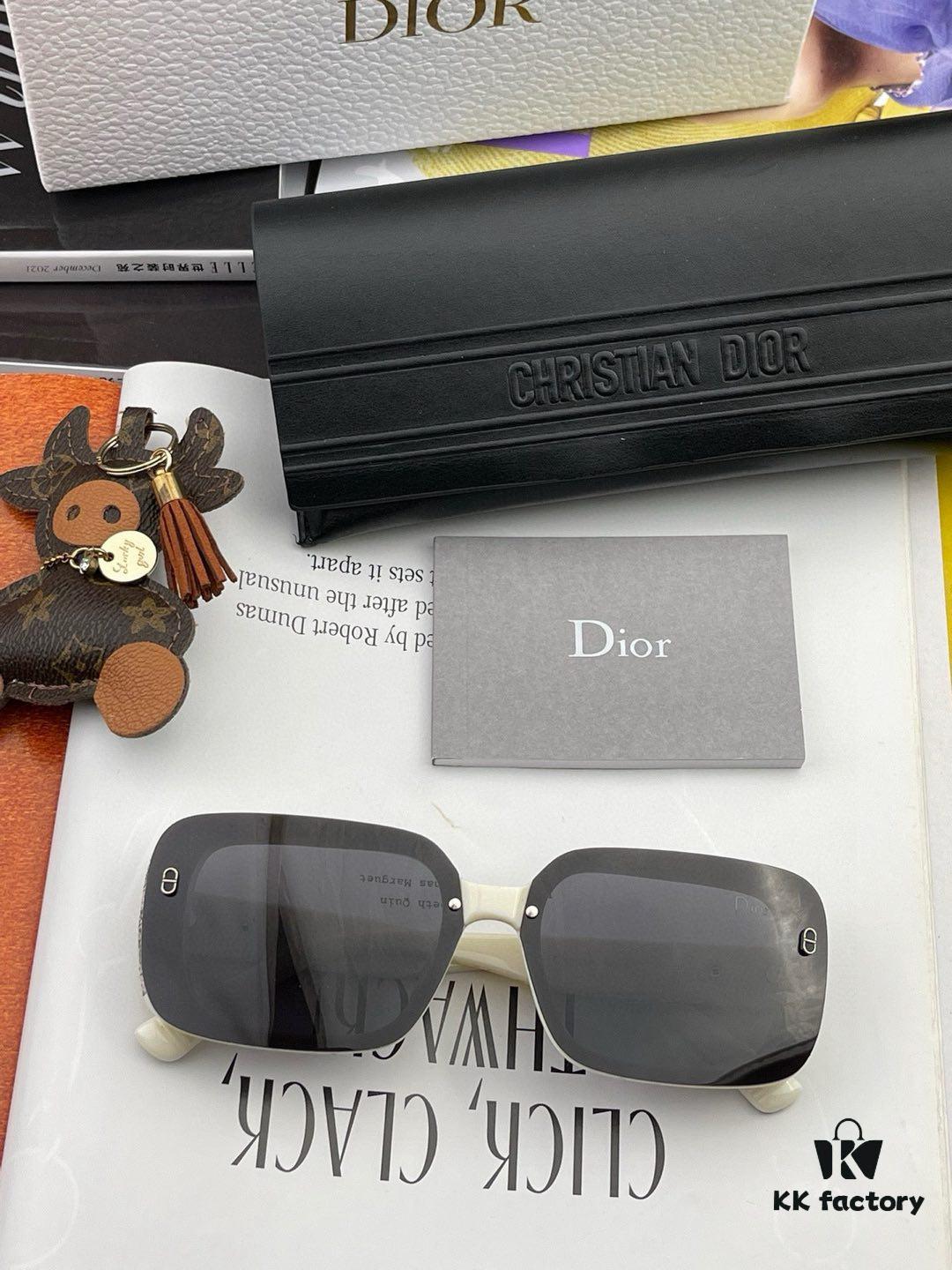 【DIOR】2025 Spring New Arrival Trendy Fashion Square Polarized Sunglasses High-Quality Comfortable Fit Influencer Style Women's HD Polarized Sunglasses 🕶️ High-Quality TR Frame Model: CD5771