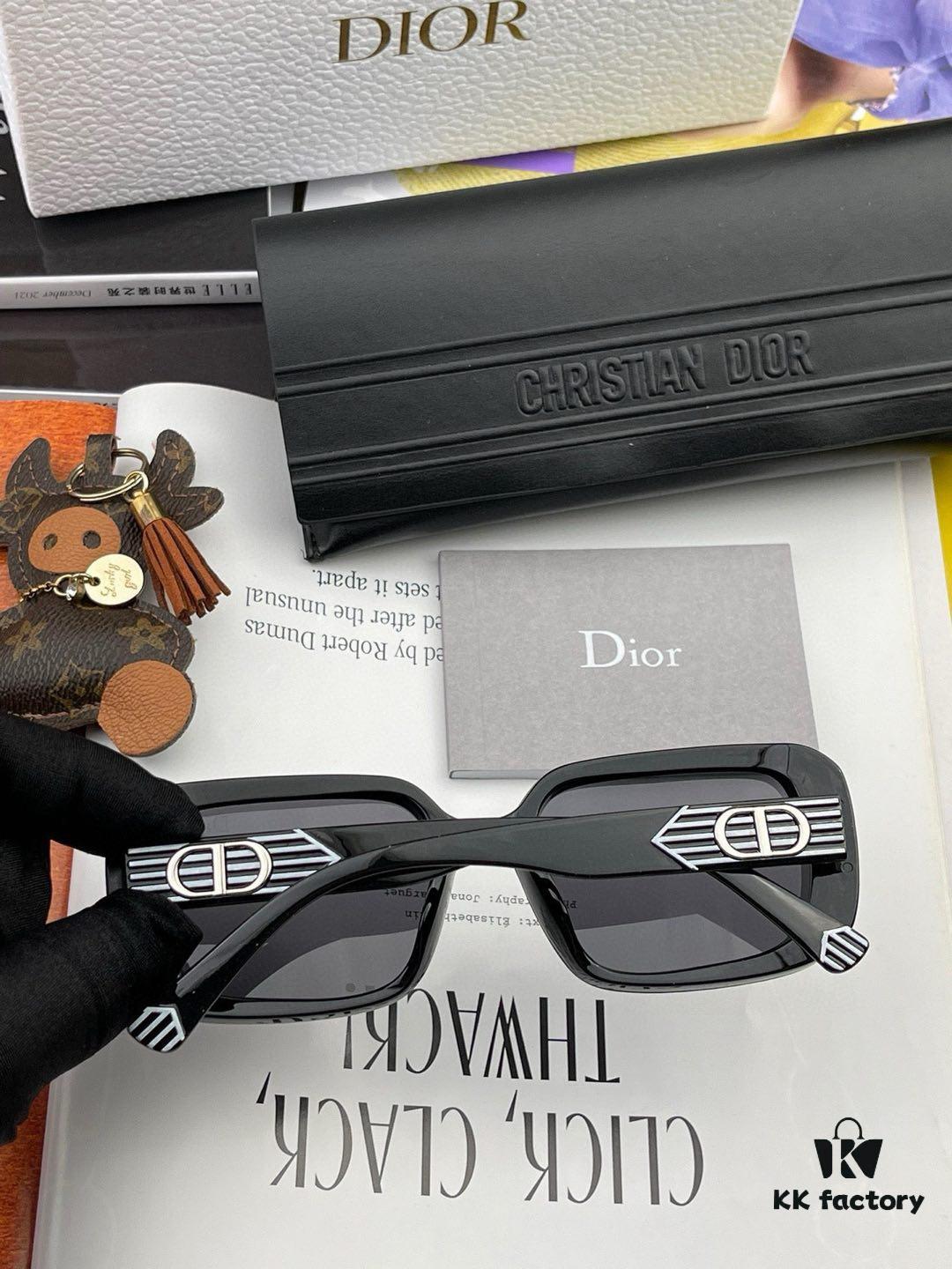 【DIOR】2025 Spring New Arrival Trendy Fashion Square Polarized Sunglasses High-Quality Comfortable Fit Influencer Style Women's HD Polarized Sunglasses 🕶️ High-Quality TR Frame Model: CD5771