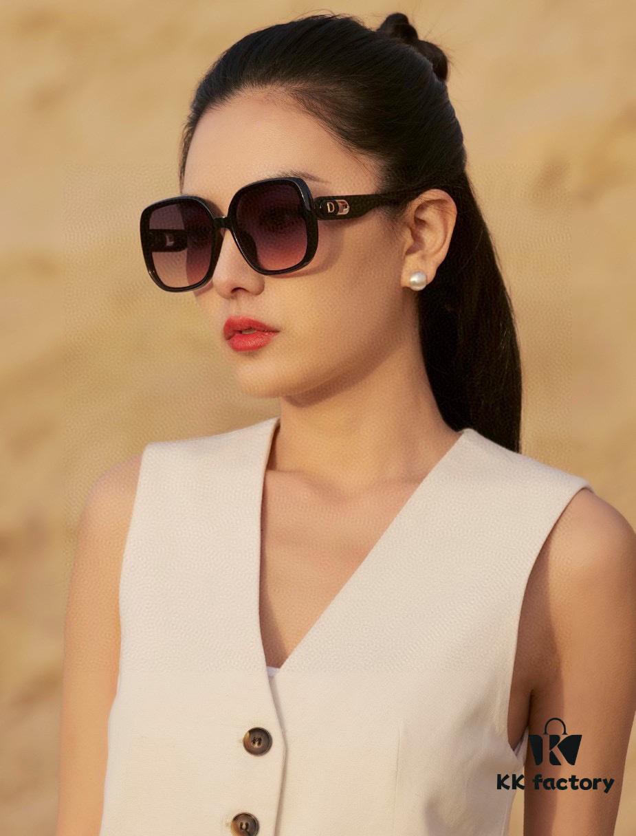【DIOR】2024 Spring New Arrival Trendy Fashion Square Polarized Sunglasses, High-Quality Comfortable Wear, Influencer Popular Style, Women's HD Thickened Polarized Sunglasses