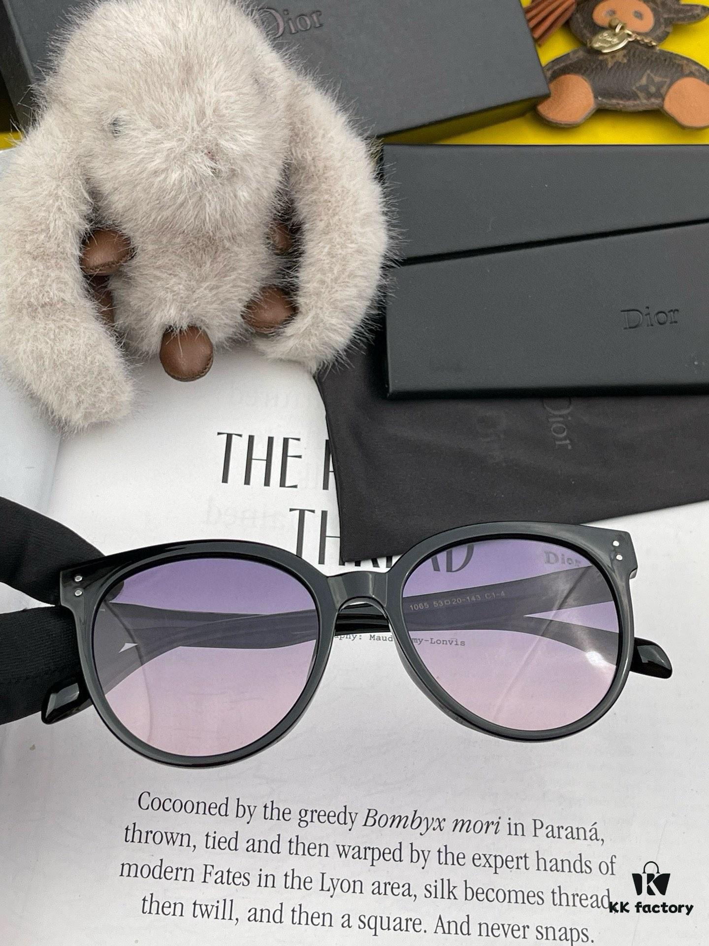 【DIOR】2024 Spring New Arrival Trendy Fashion Square Polarized Sunglasses High-Quality Comfortable Fit Influencer Favorite Women's HD Polarized Sunglasses 🕶️ High-Quality TR Frame Model: CD5106