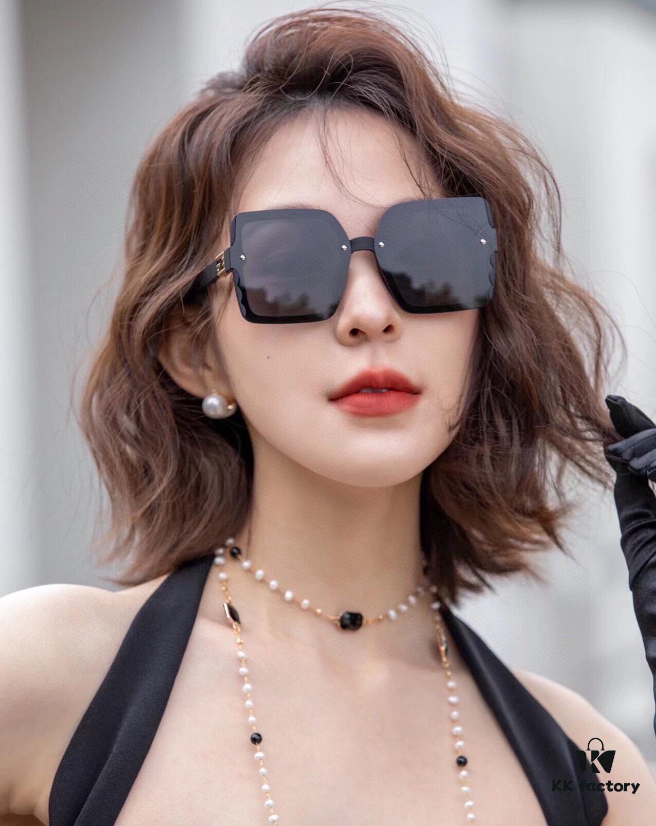 【DIOR】2024 Spring New Arrival Trendy Fashion Square Polarized Sunglasses High-Quality Comfortable Wear Influencer Style Women's HD Polarized Sunglasses 🕶️ High-Quality TR Frame Model: CD4291