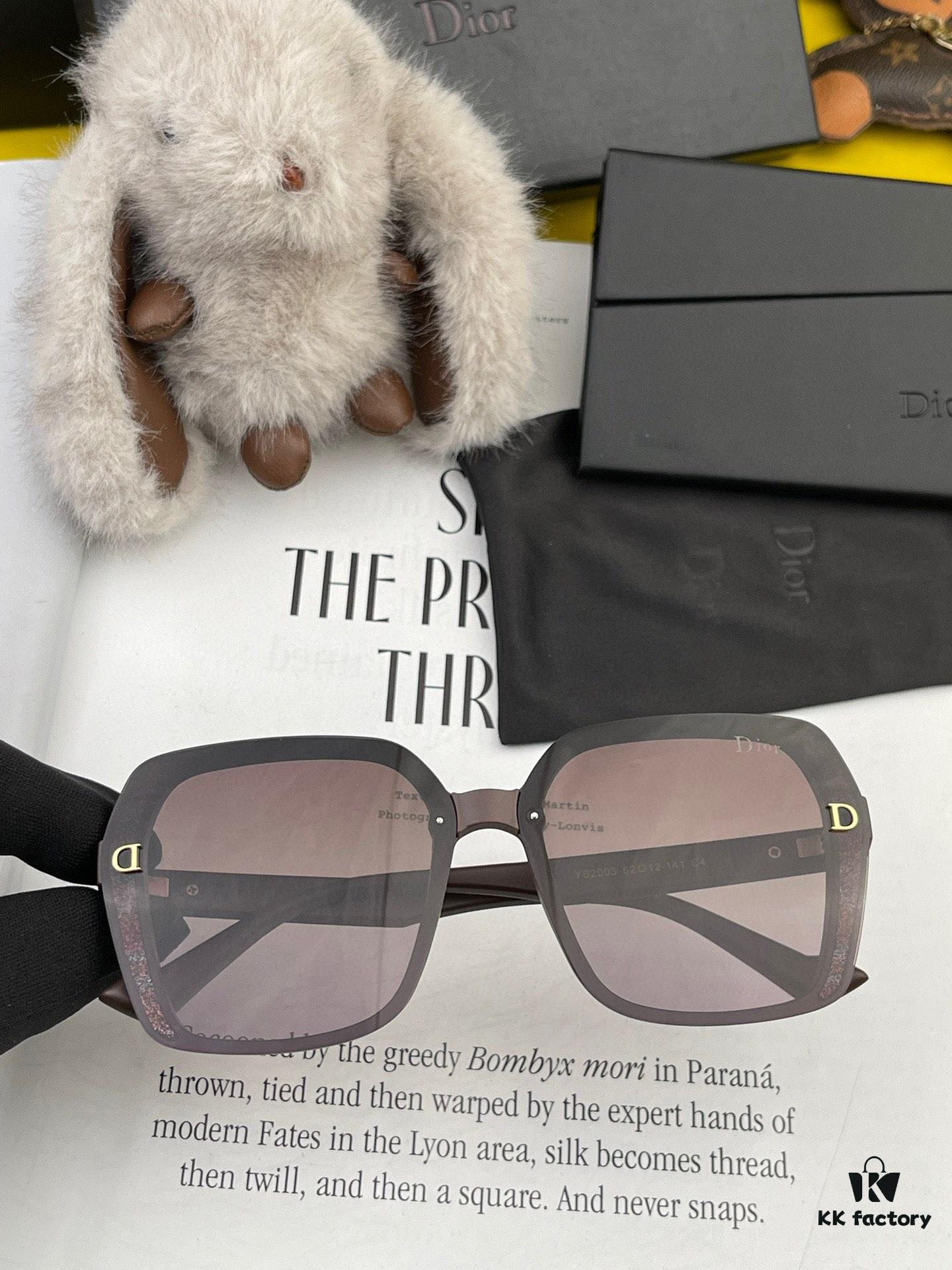 DIOR D3200 Polarized Sunglasses Fashionable Design for Driving Universal Fit