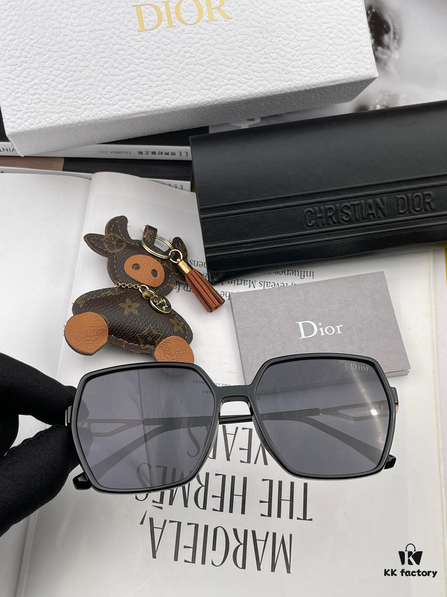 【DIOR】2024 Spring New Arrival Trendy Fashion Square Polarized Sunglasses High-Quality Comfortable Wear Influencer Style Women's HD Polarized Sunglasses 🕶️ High-Quality TR Frame Model: CD8359