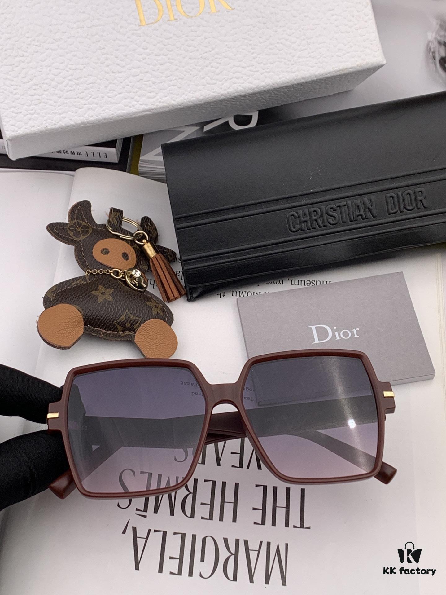 DIOR 2024 Spring New Arrival Trendy Fashion Rectangular Polarized Sunglasses High-Quality Comfortable Wear Popular Influencer Style Women's HD Thickened Polarized Sunglasses 🕶️ High-Quality TR Frame Model: CD4780