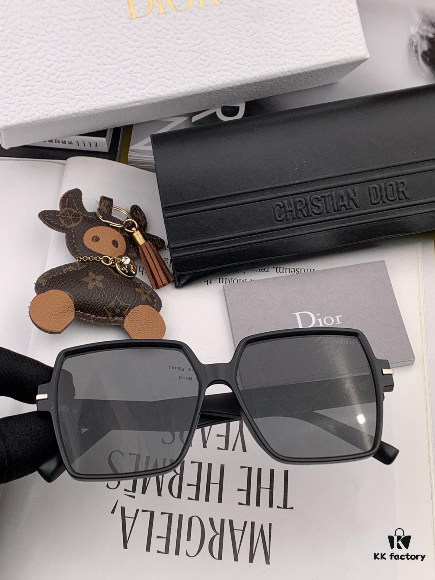 DIOR 2024 Spring New Arrival Trendy Fashion Rectangular Polarized Sunglasses High-Quality Comfortable Wear Popular Influencer Style Women's HD Thickened Polarized Sunglasses 🕶️ High-Quality TR Frame Model: CD4780