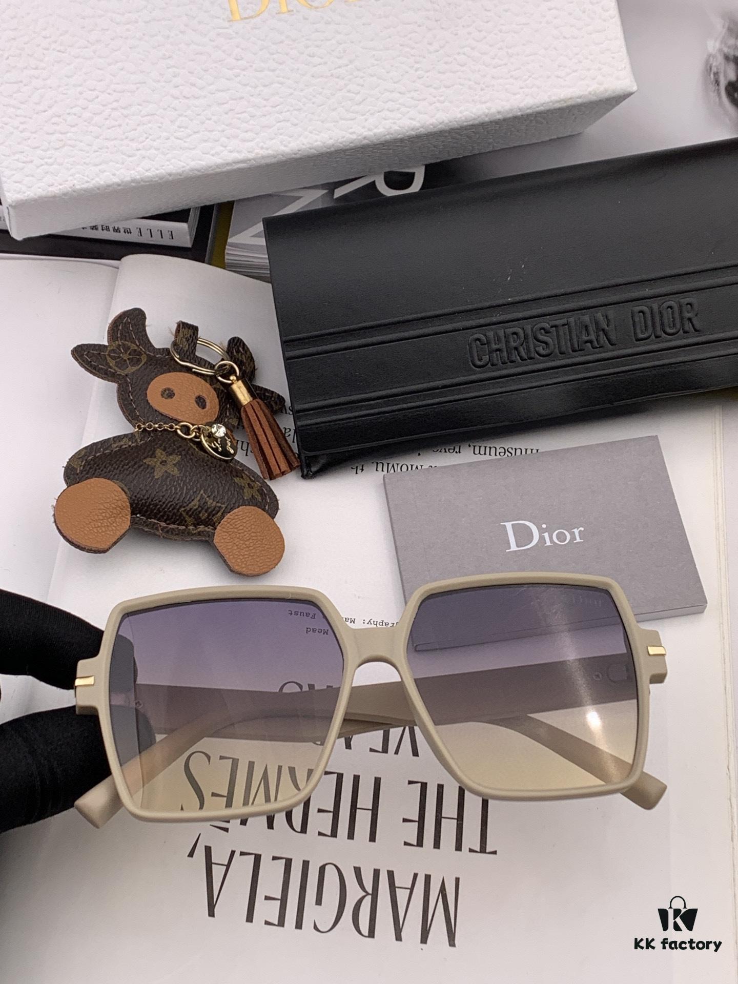 DIOR 2024 Spring New Arrival Trendy Fashion Rectangular Polarized Sunglasses High-Quality Comfortable Wear Popular Influencer Style Women's HD Thickened Polarized Sunglasses 🕶️ High-Quality TR Frame Model: CD4780