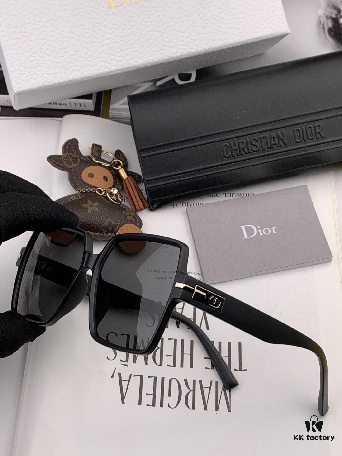 DIOR 2024 Spring New Arrival Trendy Fashion Rectangular Polarized Sunglasses High-Quality Comfortable Wear Popular Influencer Style Women's HD Thickened Polarized Sunglasses 🕶️ High-Quality TR Frame Model: CD4780