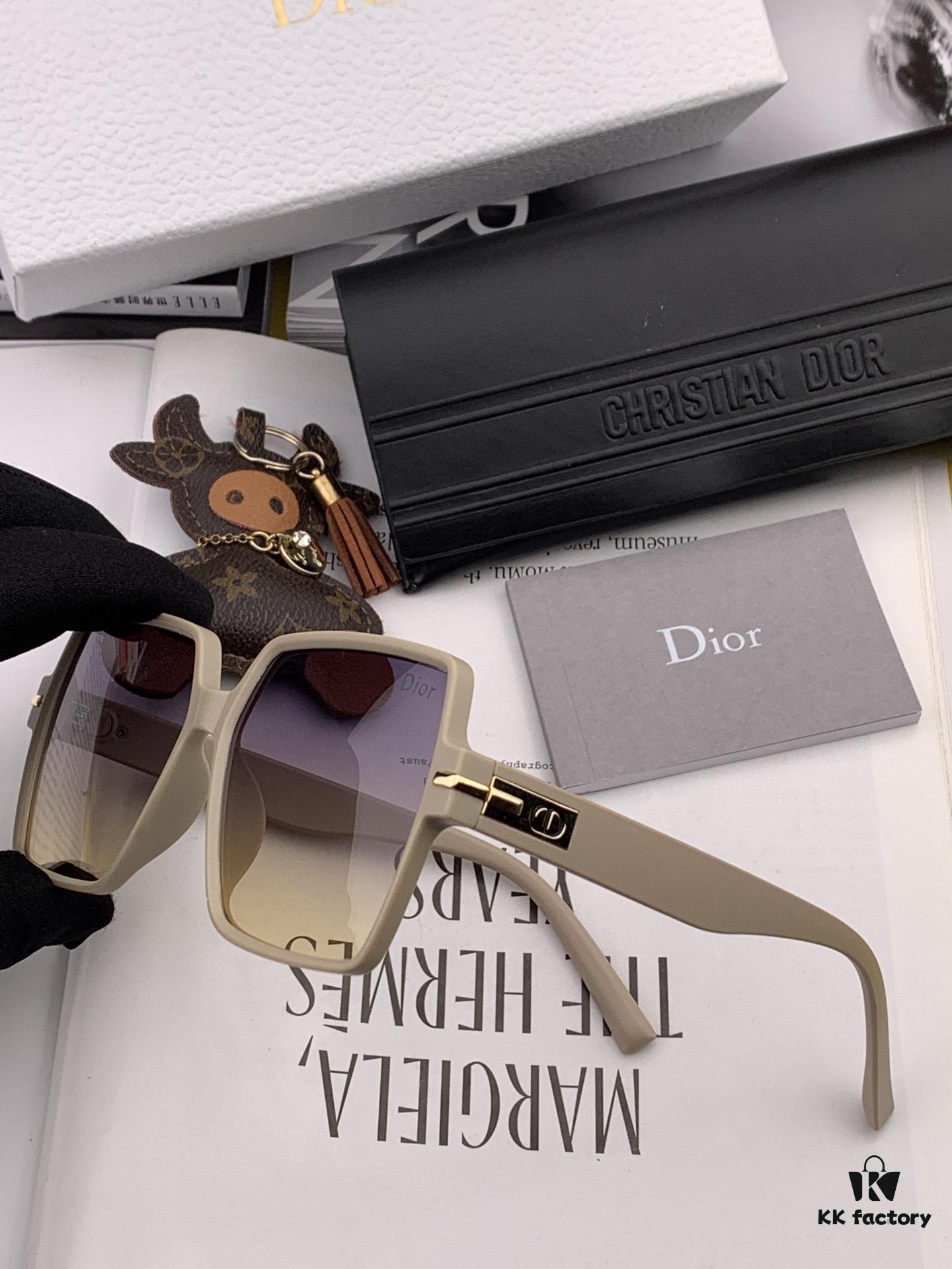 DIOR 2024 Spring New Arrival Trendy Fashion Rectangular Polarized Sunglasses High-Quality Comfortable Wear Popular Influencer Style Women's HD Thickened Polarized Sunglasses 🕶️ High-Quality TR Frame Model: CD4780
