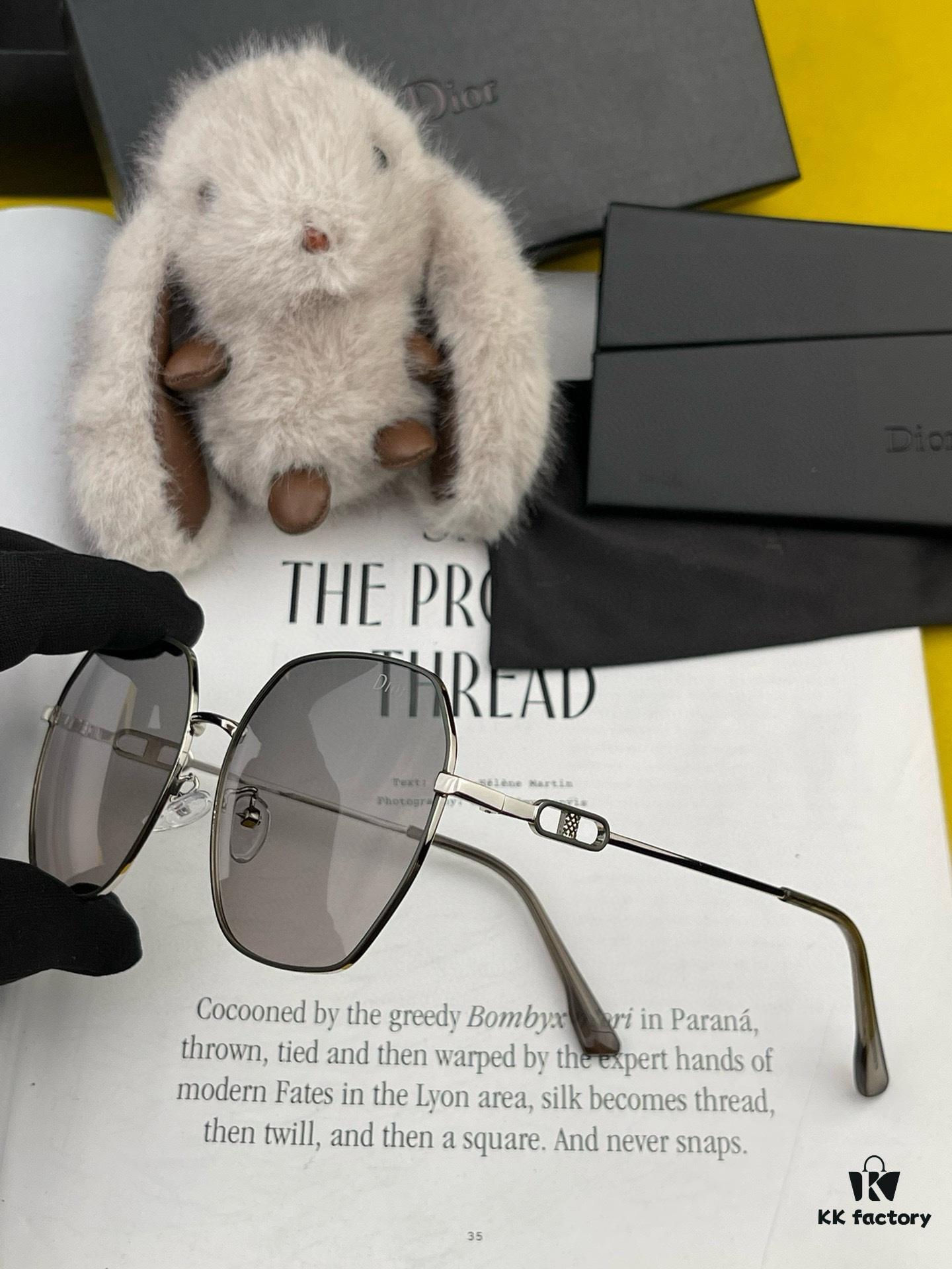 DIOR 2024 Official New Arrival Large-Frame Polarized Sunglasses, Popular Among Celebrities, Poloroid High-Definition Thickened Sunglasses Model: CD0823