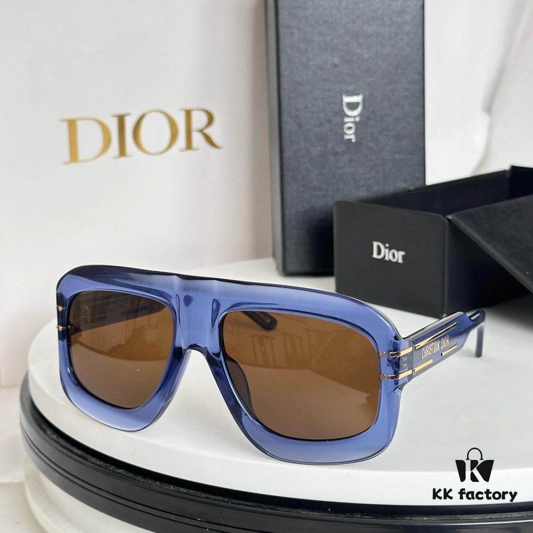 DIOR Signature M1U Sunglasses - Size 52□20-145