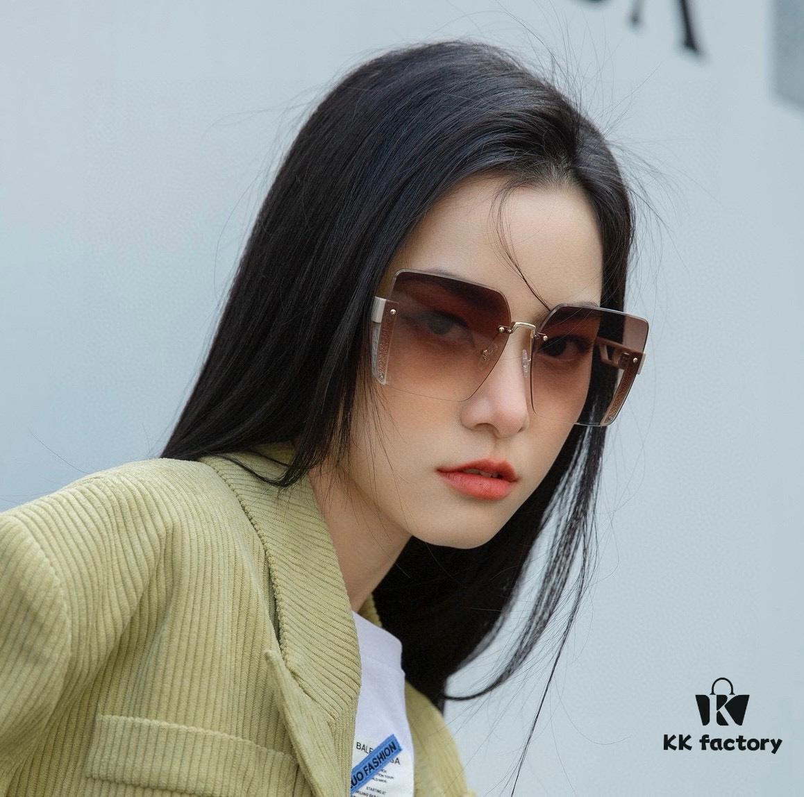 DIOR 2024 Spring New Arrival Trendy Fashion Square Frame Sunglasses High-Quality Comfortable Wear Influencer Style Women's HD Sunglasses 🕶️ High-Quality TR Frame Model: CD6971