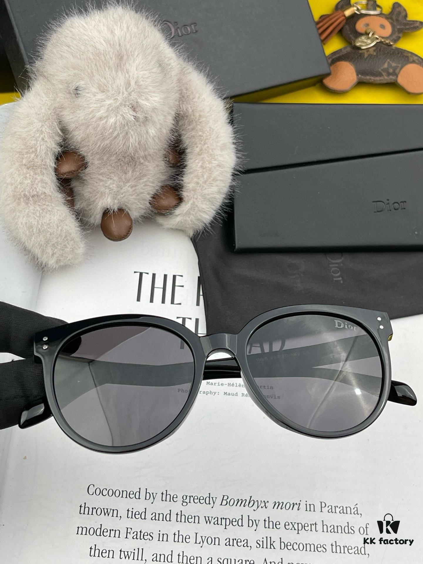 【DIOR】2024 Spring New Arrival Trendy Fashion Square Polarized Sunglasses, High-Quality Comfortable Fit, Influencer Favorite Women's HD Polarized Sunglasses 🕶️