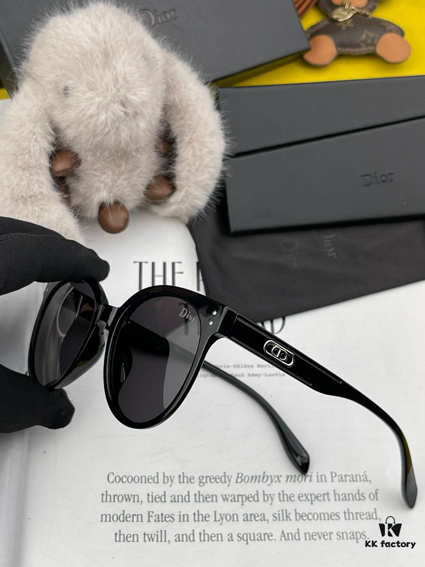 【DIOR】2024 Spring New Arrival Trendy Fashion Square Polarized Sunglasses, High-Quality Comfortable Fit, Influencer Favorite Women's HD Polarized Sunglasses 🕶️