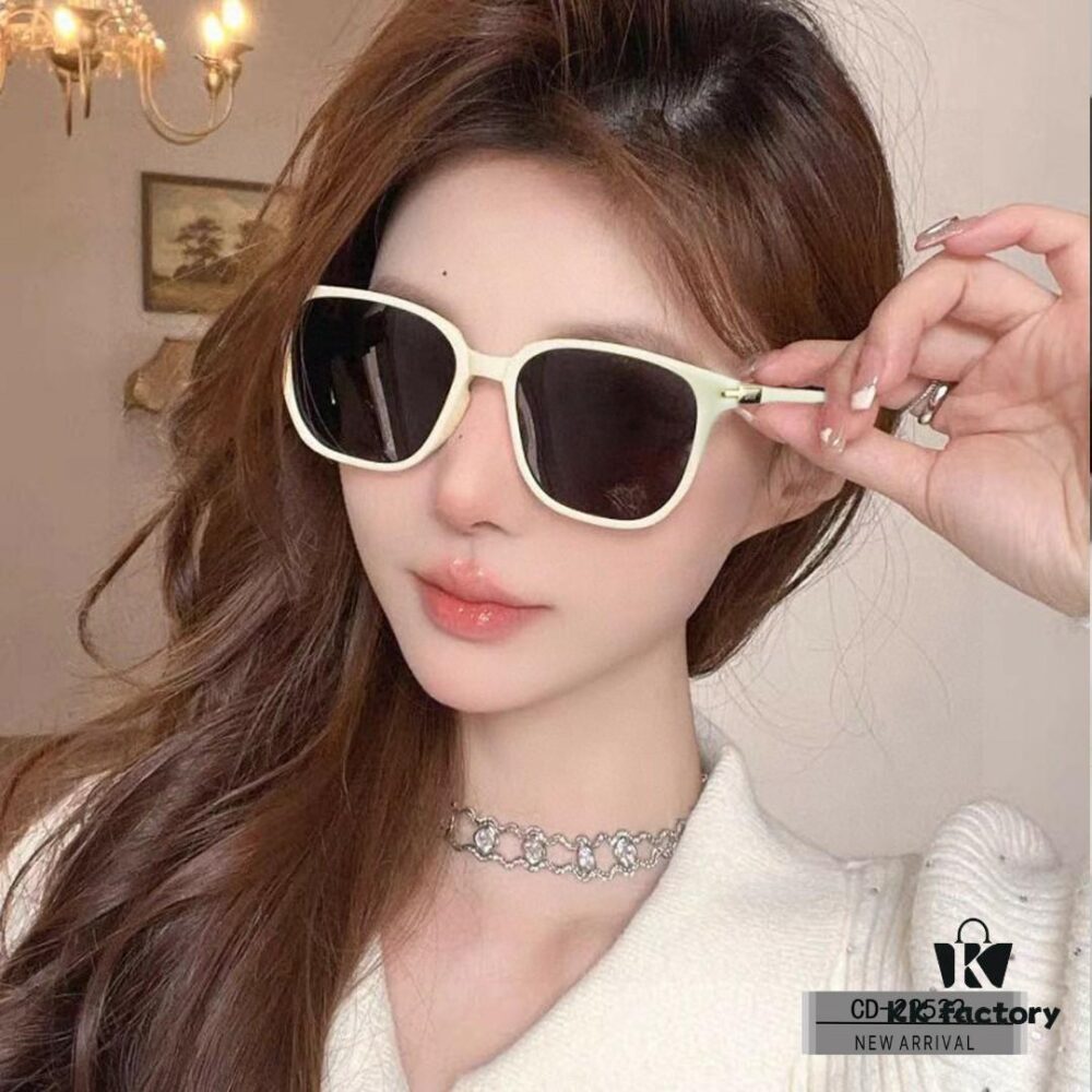 DIOR France Sunglasses Model 22522 with Polarized Resin Lenses, TR90 Lightweight Frame, Size 58-17-142