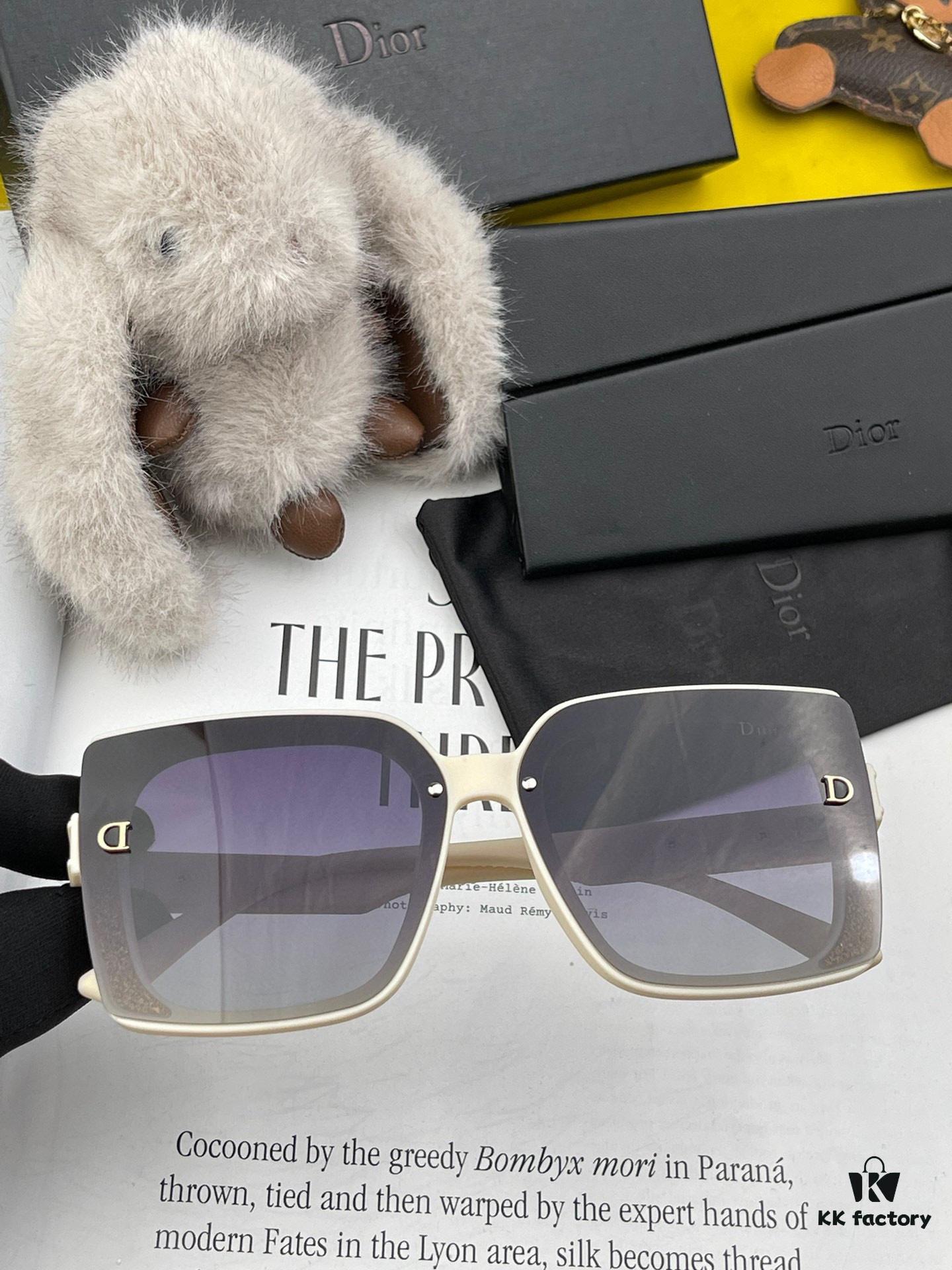 【DIOR】2024 Spring New Arrival Trendy Fashion Square Polarized Sunglasses High-Quality Comfortable Fit Influencer Popular Style Women's HD Thickened Polarized Sunglasses 🕶️ High-Quality TR Frame Model: CD1615