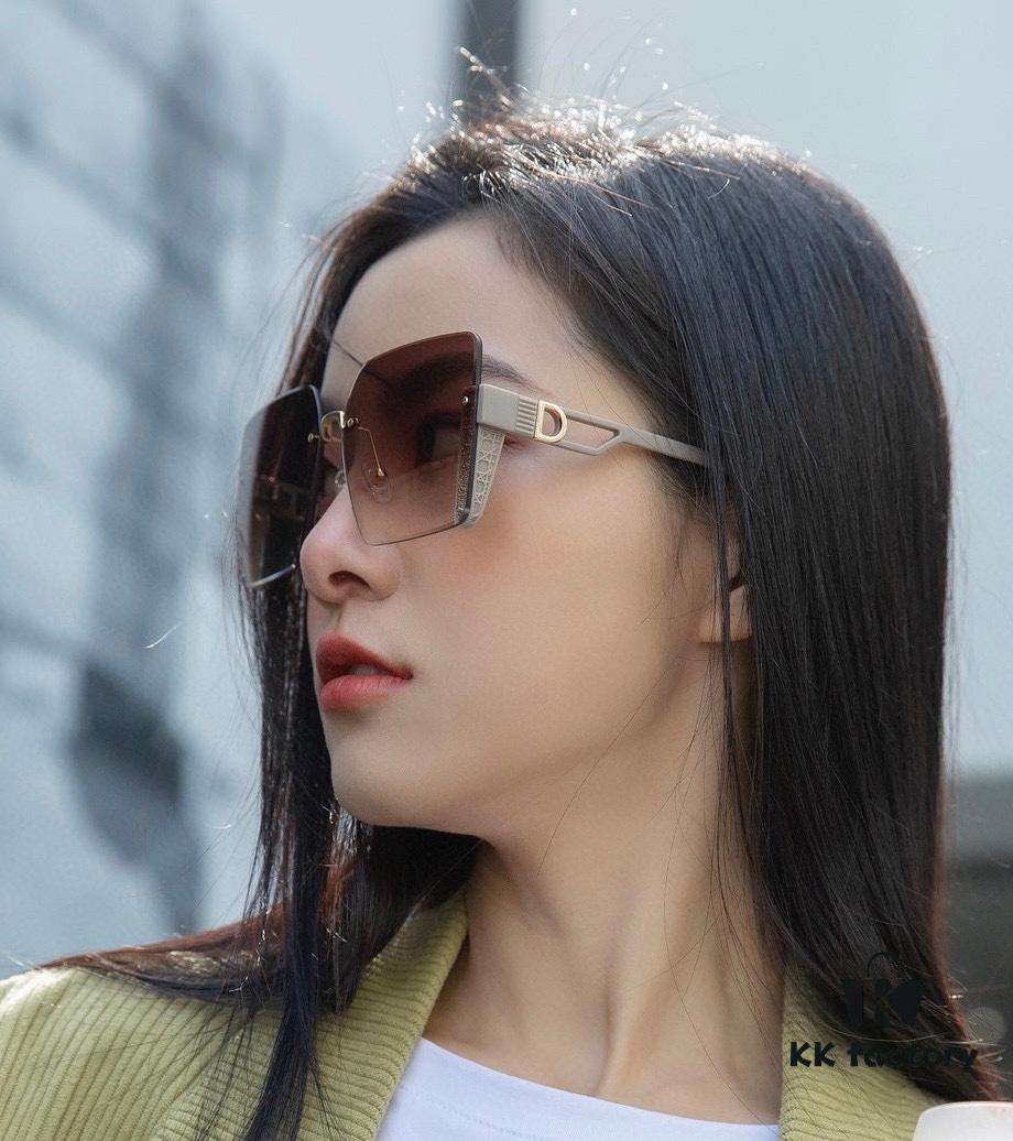 DIOR 2024 Spring New Arrival Trendy Fashion Square Frame Sunglasses High-Quality Comfortable Fit Popular Influencer Style HD Sunglasses for Women 🕶️