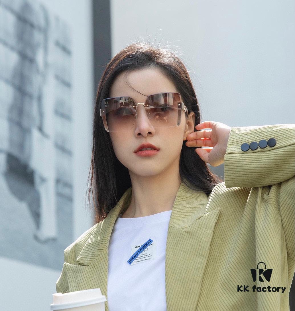 DIOR 2024 Spring New Arrival Trendy Fashion Square Frame Sunglasses High-Quality Comfortable Fit Popular Influencer Style HD Sunglasses for Women 🕶️
