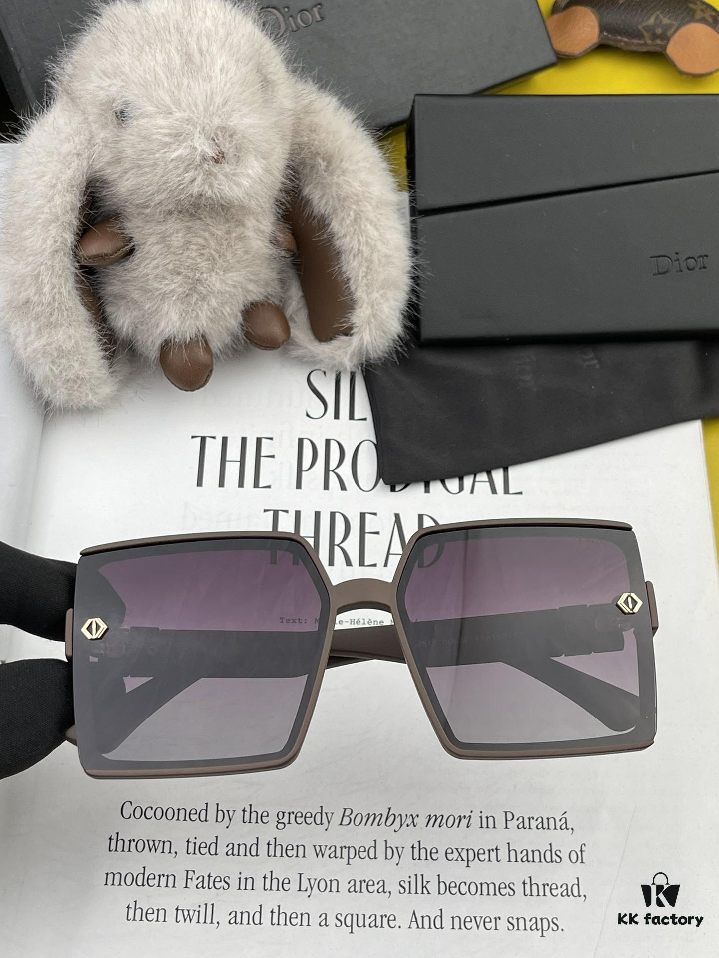 【DIOR】2024 Spring New Arrival Trendy Fashion Square Polarized Sunglasses High-Quality Comfortable Wear Influencer Style Women's HD Thickened Polarized Sunglasses