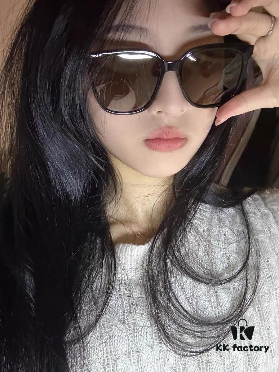 DIOR Square Frame Sunglasses, Premium Quality, Unique Design, Unisex Style, Fits All Face Types, Fashion Week Statement Piece, Couples' Matching Shades