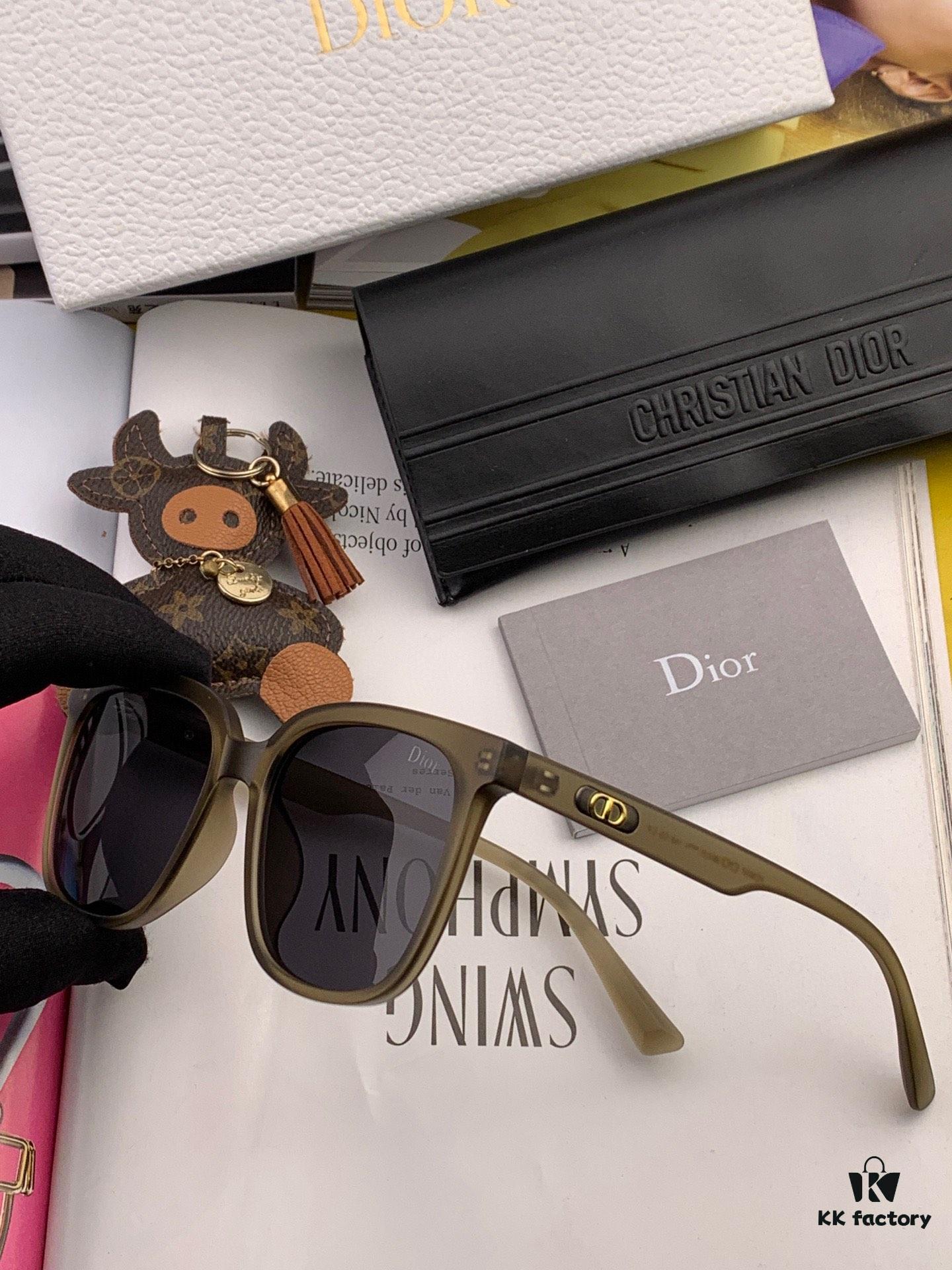 DIOR Square Frame Sunglasses, Premium Quality, Unique Design, Unisex Style, Fits All Face Types, Fashion Week Statement Piece, Couples' Matching Shades