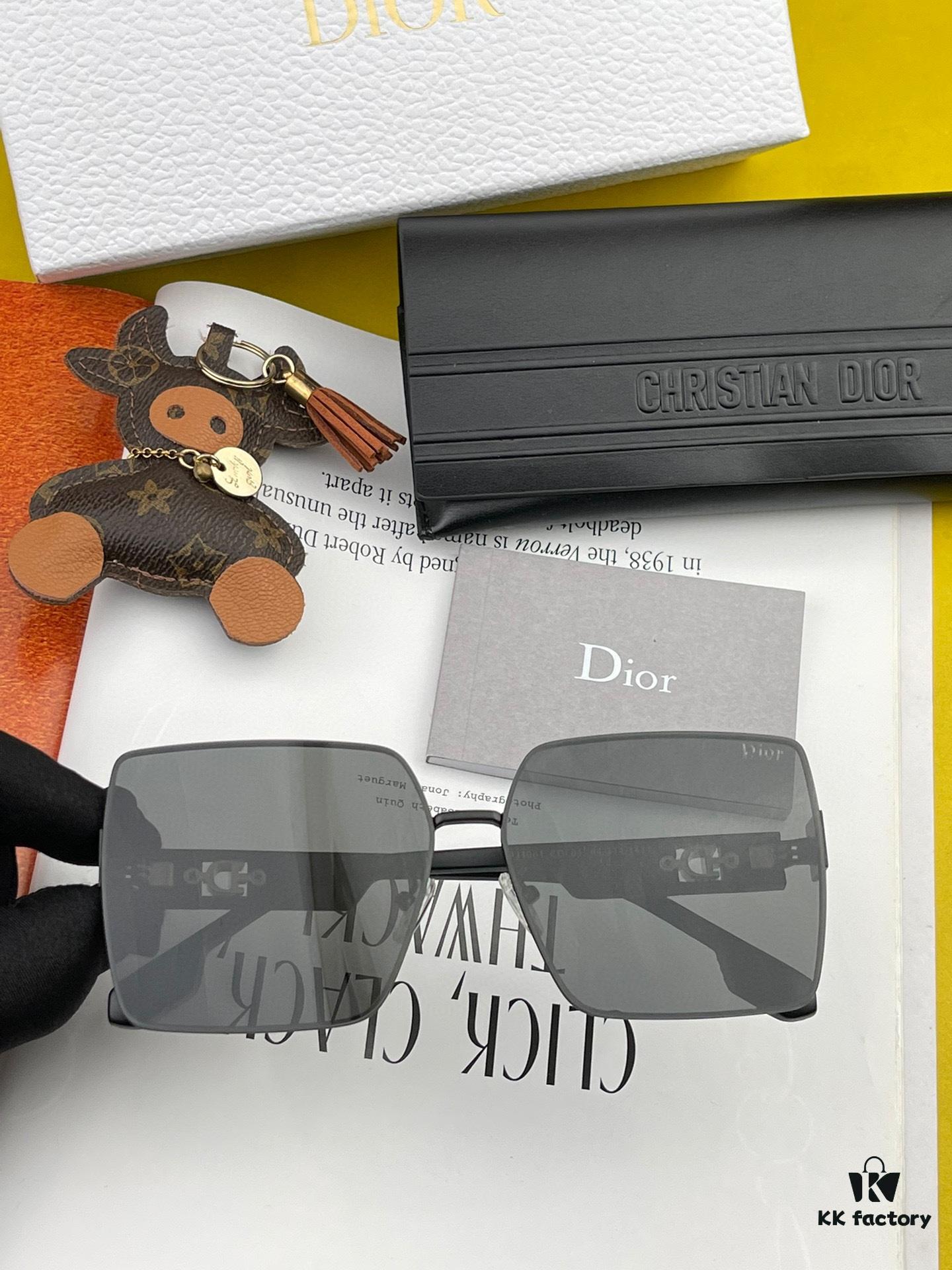 【DIOR】2024 Spring New Arrival Trendy Fashion Square Frame Nylon Sunglasses, High-Quality Comfortable Wear, Influencer Favorite Women's HD Nylon Sunglasses 🕶️ High-Quality TR Frame Model: CD1190