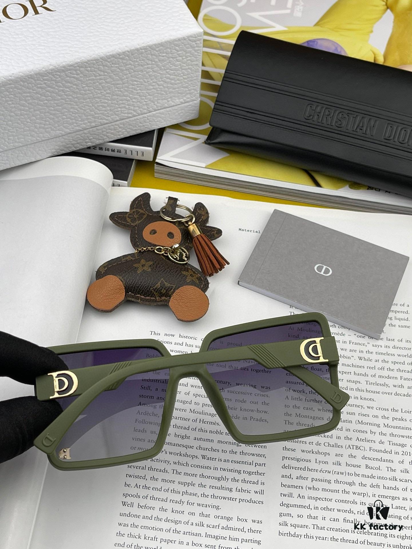 【DIOR】2024 Spring New Arrival Trendy Fashion Square Polarized Sunglasses High-Quality Comfortable Wear Influencer Style Women's HD Thickened Polarized Sunglasses 🕶️ High-Quality TR Frame Model: CD1595