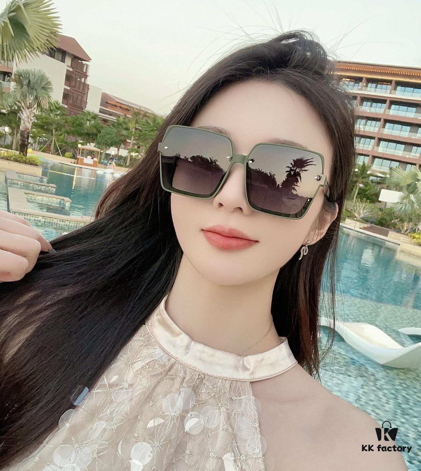 DIOR 2024 Spring New Arrival Trendy Fashion Square-Frame Polarized Sunglasses High-Quality Comfortable Wear Influencer Style Women's HD Polarized Sunglasses