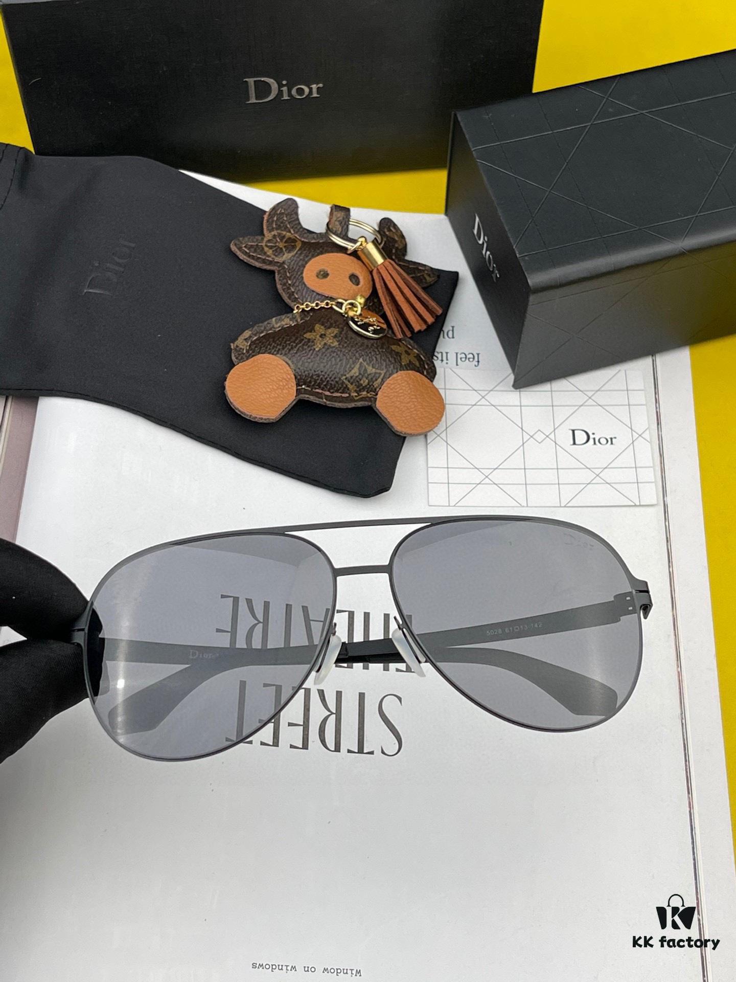 DIOR - Dior 2024 New Ultra-Light Screwless Unbreakable Series Couple's Sunglasses with High-Definition Nylon Lenses, Business Travel Edition, Men's Clear Sunglasses (Comfortable Slim Temples, Fashionable Large Frame, Designed for Asian Facial Features, Comfortable Nose Pads, Imported Ultra-Light Material), Model: 6008