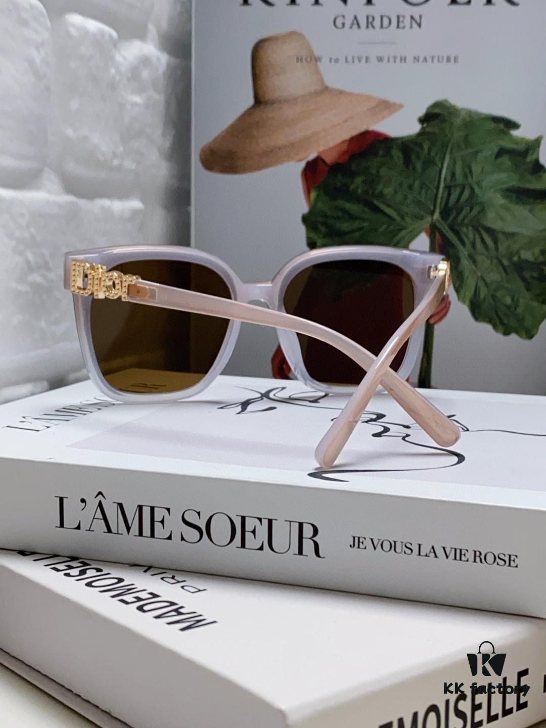 DIOR 2024 Square Frame D Asymmetrical Letter Design Fully Set with Small Diamonds 💎 Classic Timeless Square Shape with Star Accents Trending Fashion Sunglasses