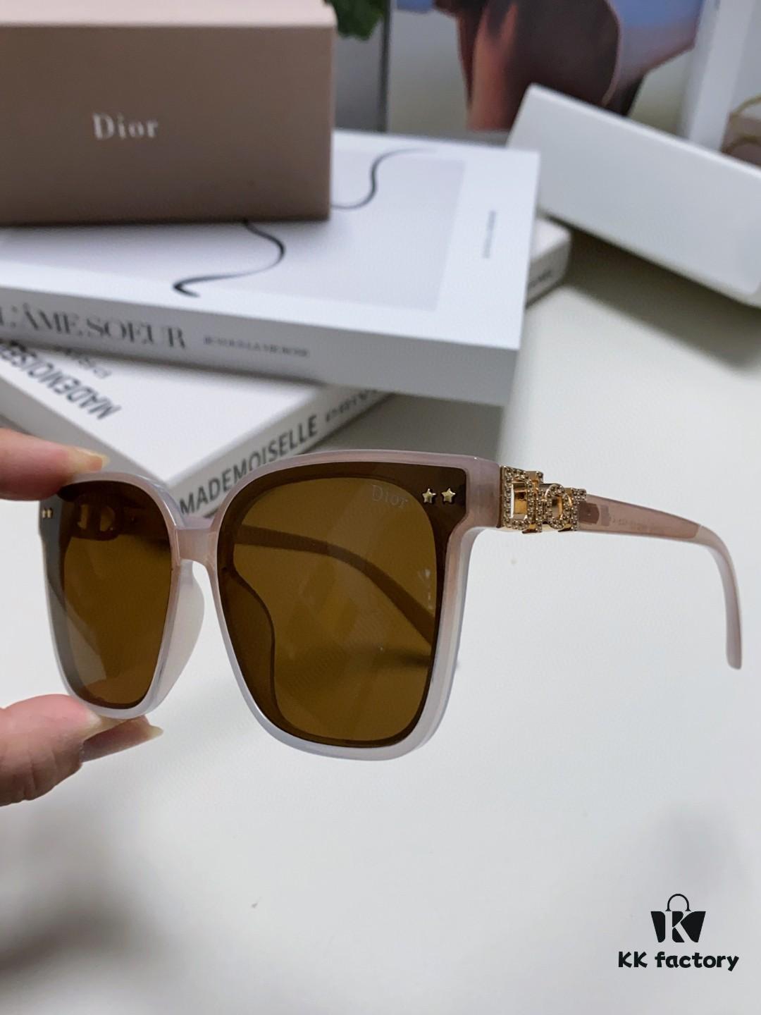 DIOR 2024 Square Frame D Asymmetrical Letter Design Fully Set with Small Diamonds 💎 Classic Timeless Square Shape with Star Accents Trending Fashion Sunglasses