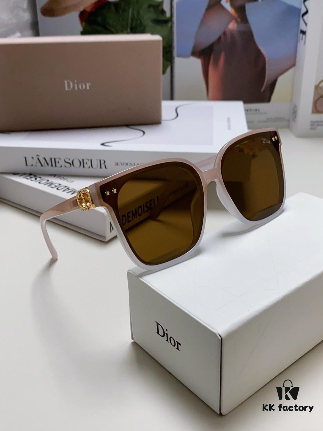 DIOR 2024 Square Frame D Asymmetrical Letter Design Fully Set with Small Diamonds 💎 Classic Timeless Square Shape with Star Accents Trending Fashion Sunglasses