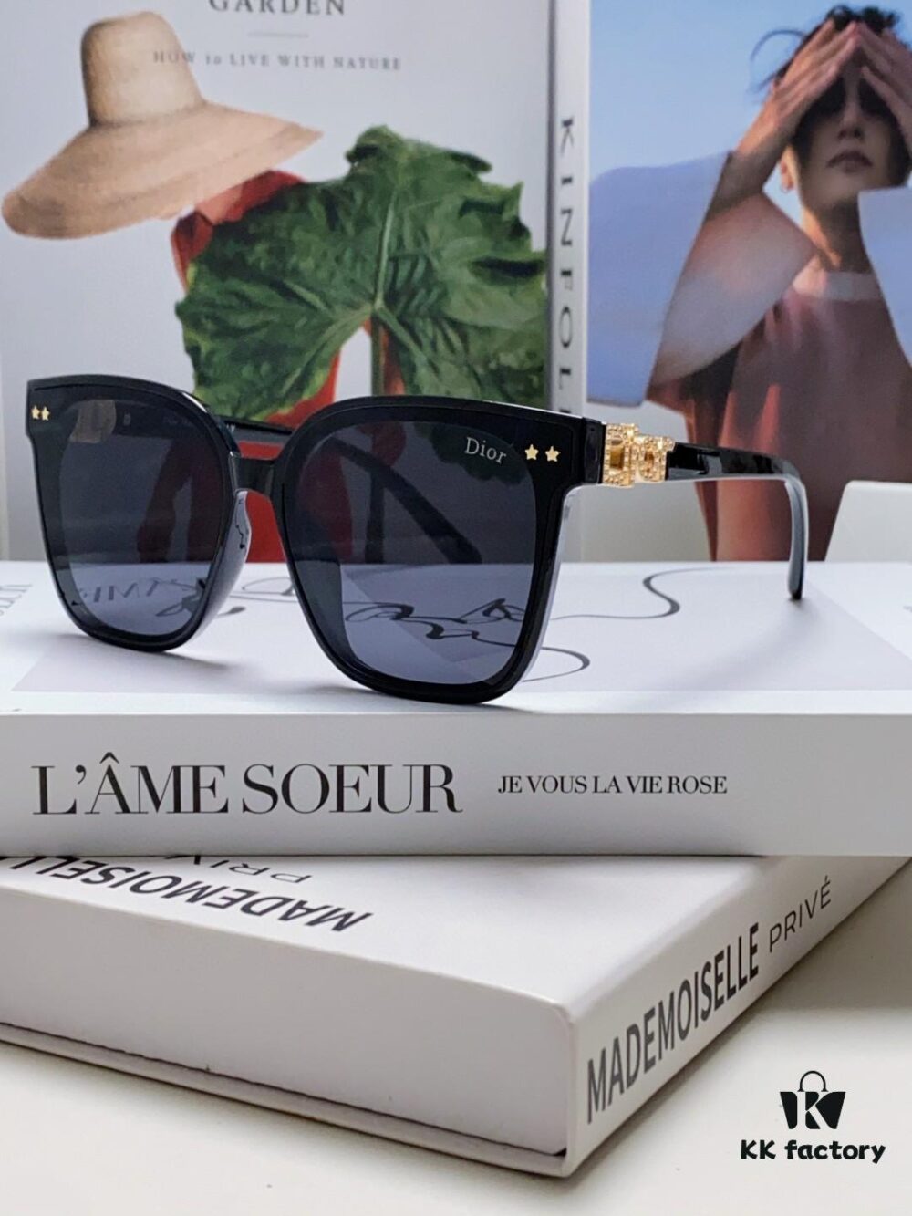 DIOR 2024 Square Frame D Asymmetrical Letter Design Fully Paved with Small Diamonds 💎 Classic Timeless Square Shape with Star Accents Trending Fashion Sunglasses
