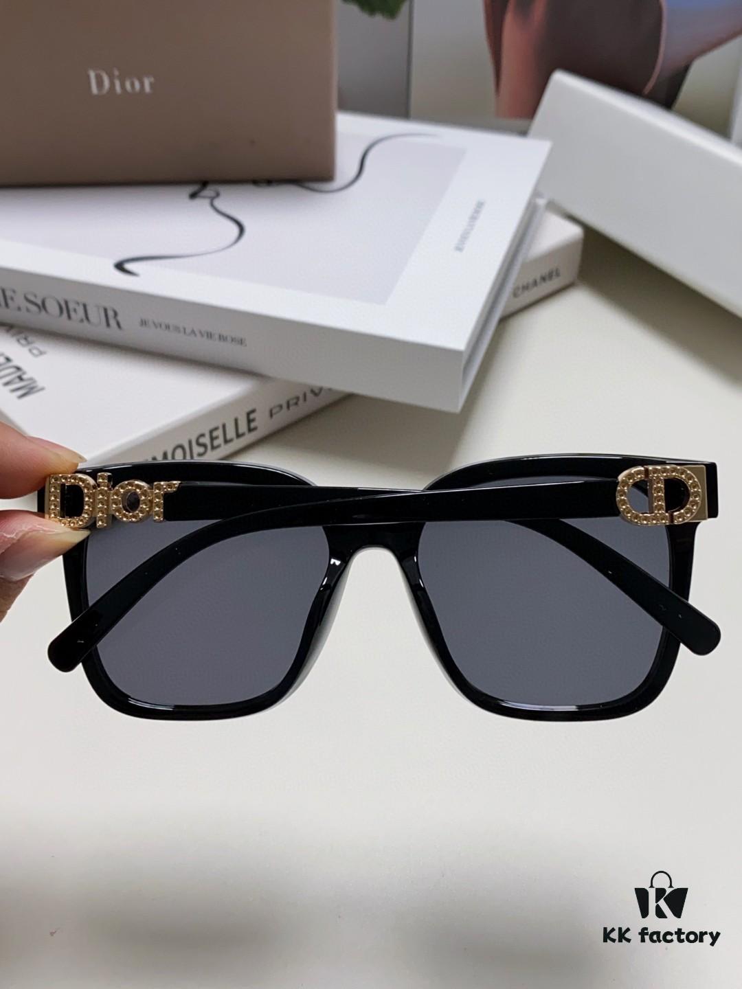 DIOR 2024 Square Frame D Asymmetrical Letter Design Fully Paved with Small Diamonds 💎 Classic Timeless Square Shape with Star Accents Trending Fashion Sunglasses