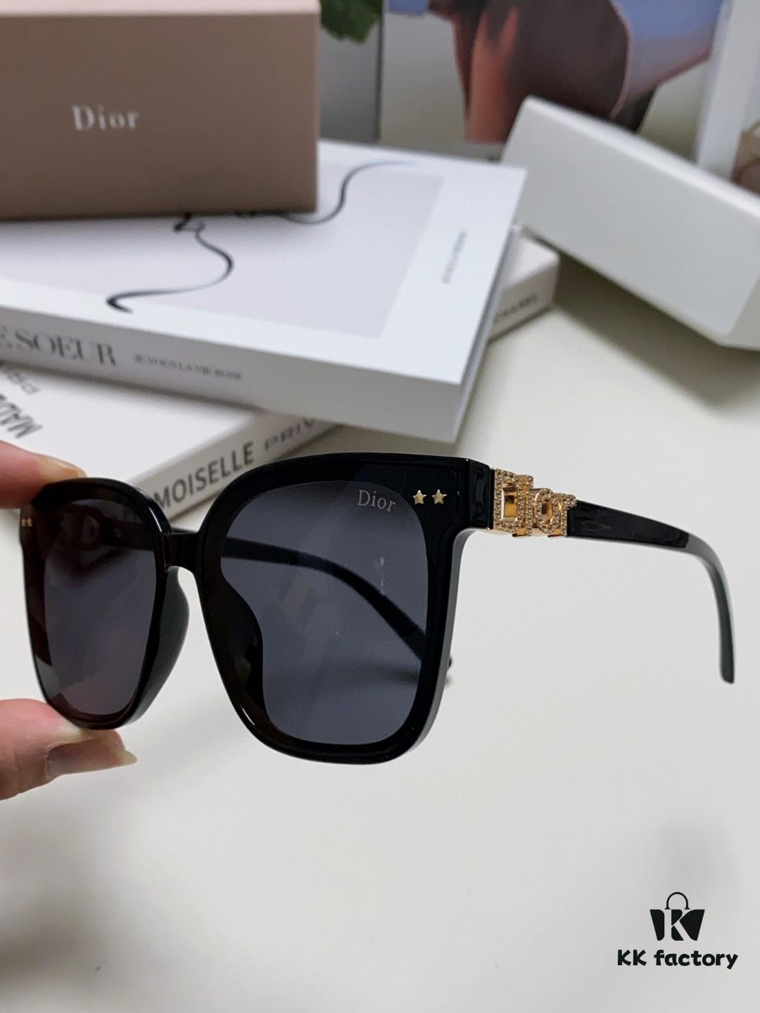 DIOR 2024 Square Frame D Asymmetrical Letter Design Fully Paved with Small Diamonds 💎 Classic Timeless Square Shape with Star Accents Trending Fashion Sunglasses