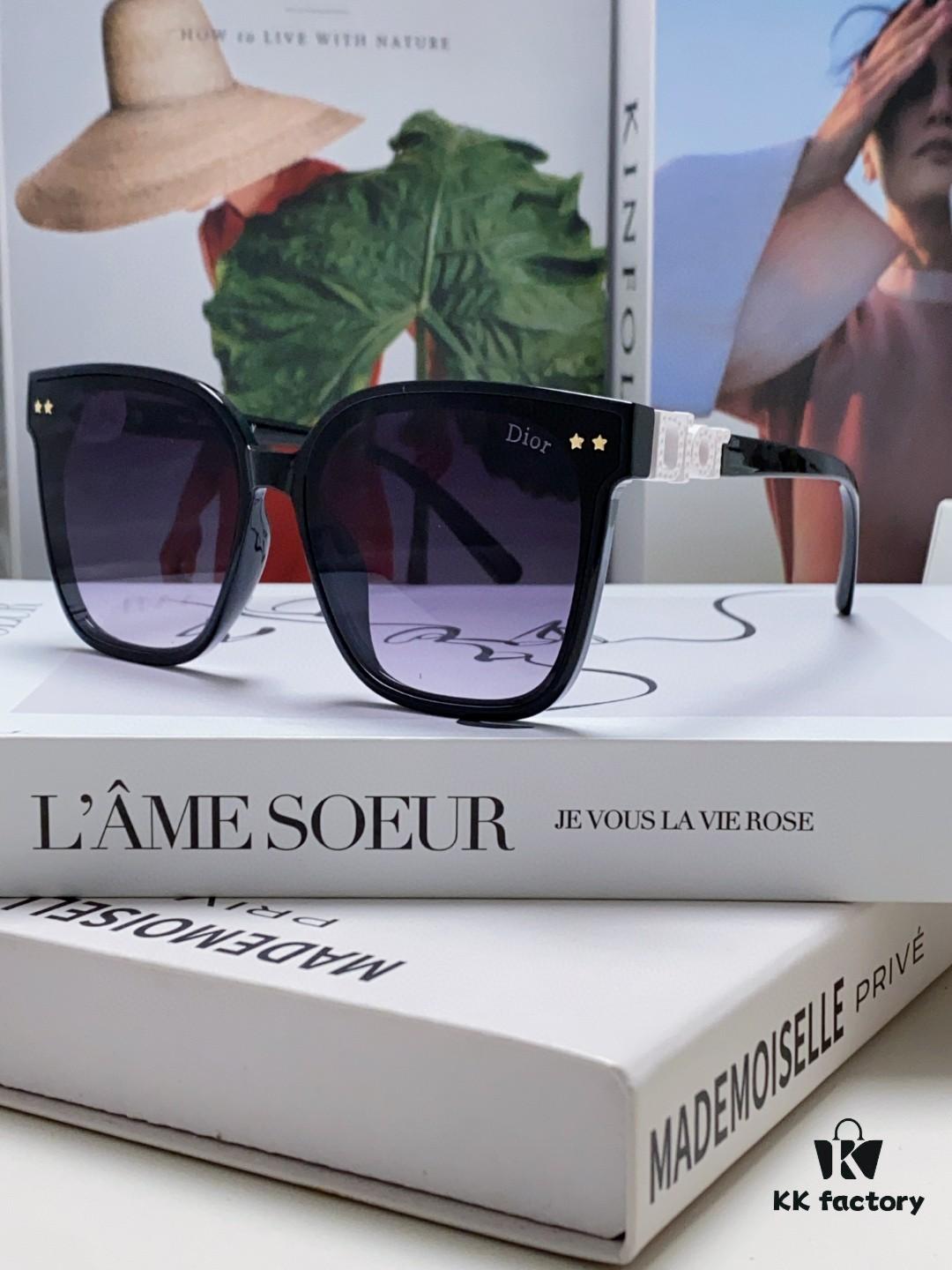 DIOR 2024 Square Frame D Asymmetric Letter Design Fully Paved with Small Diamonds 💎 Classic Timeless Square Shape with Star Accents Trending Fashion Sunglasses