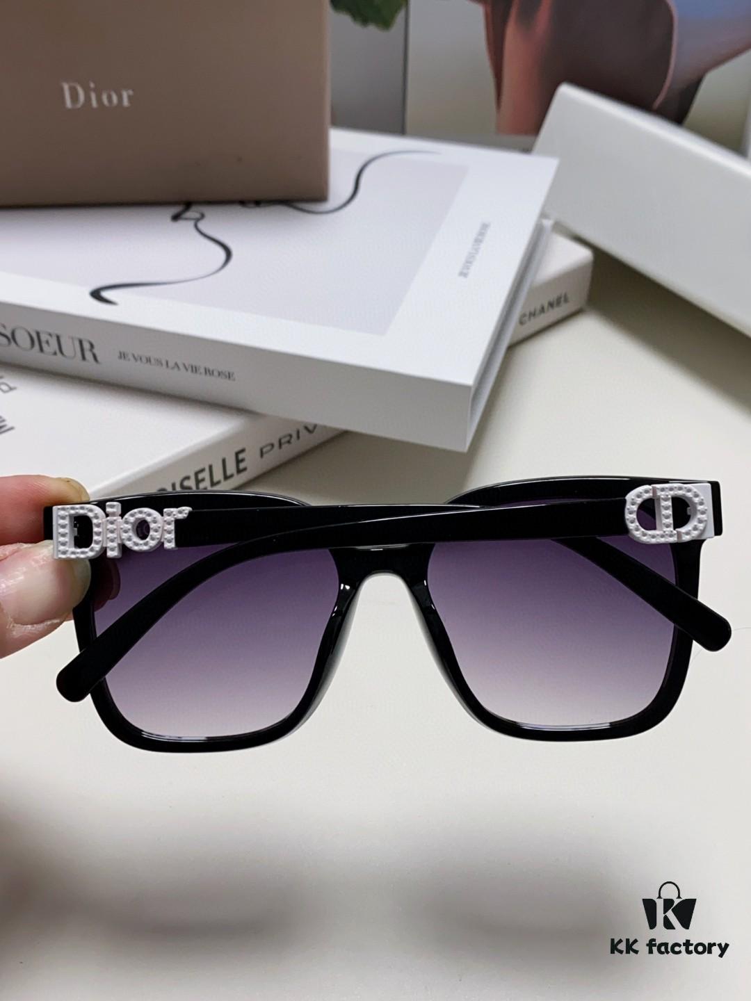 DIOR 2024 Square Frame D Asymmetric Letter Design Fully Paved with Small Diamonds 💎 Classic Timeless Square Shape with Star Accents Trending Fashion Sunglasses
